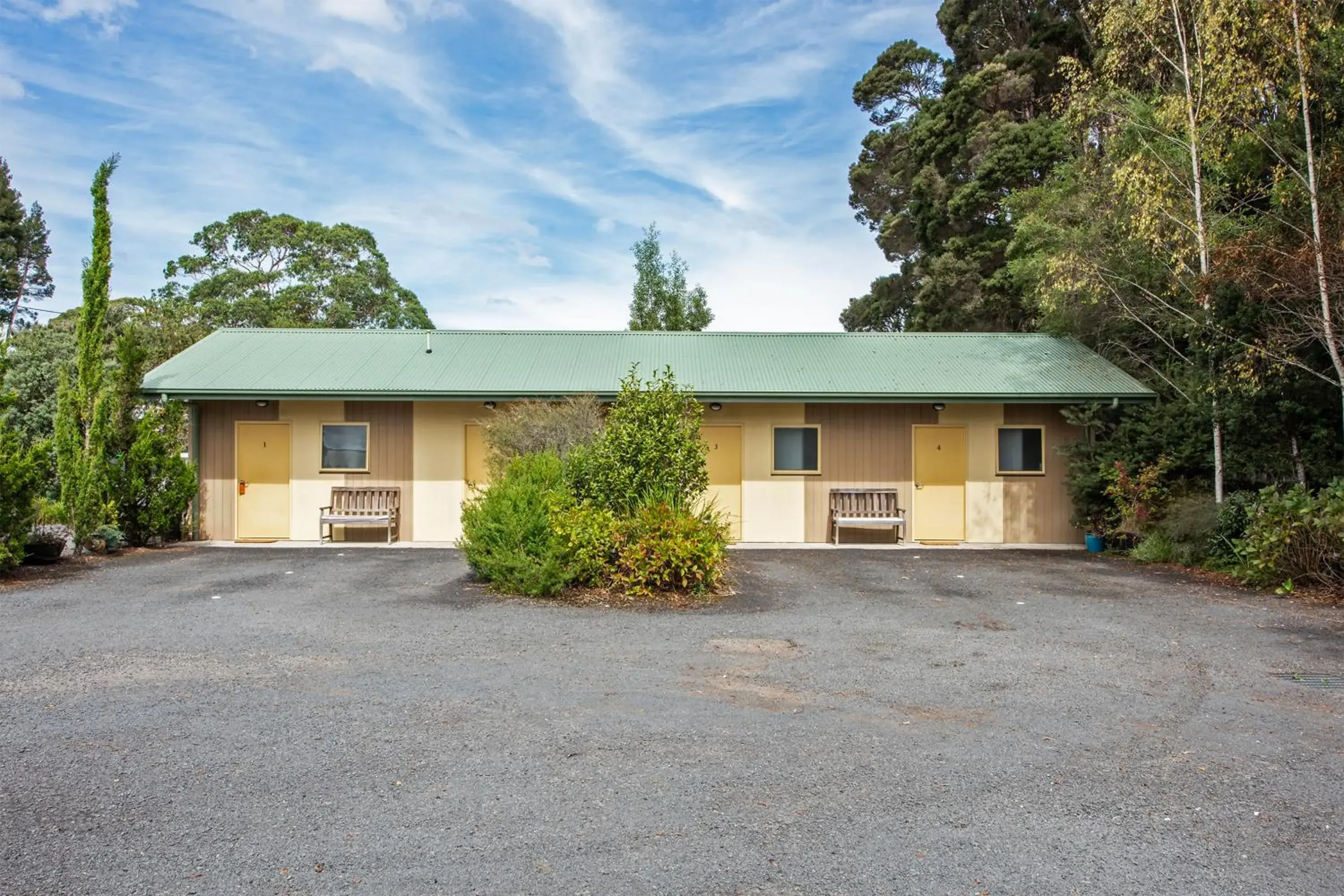 Property building in Motel Strahan Property building in Motel Strahan