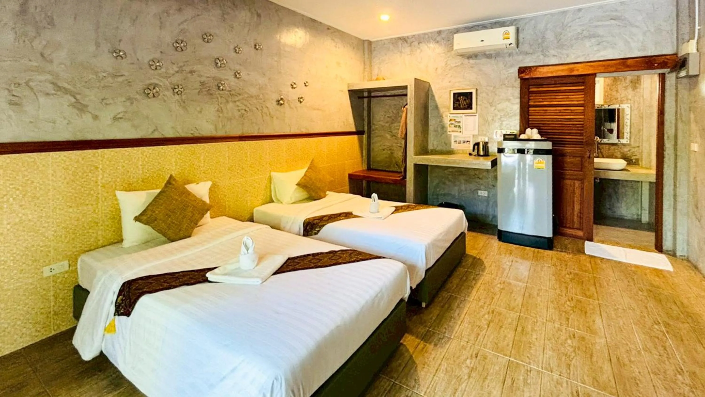 Standard Twin Room in Klang Aow Resort
