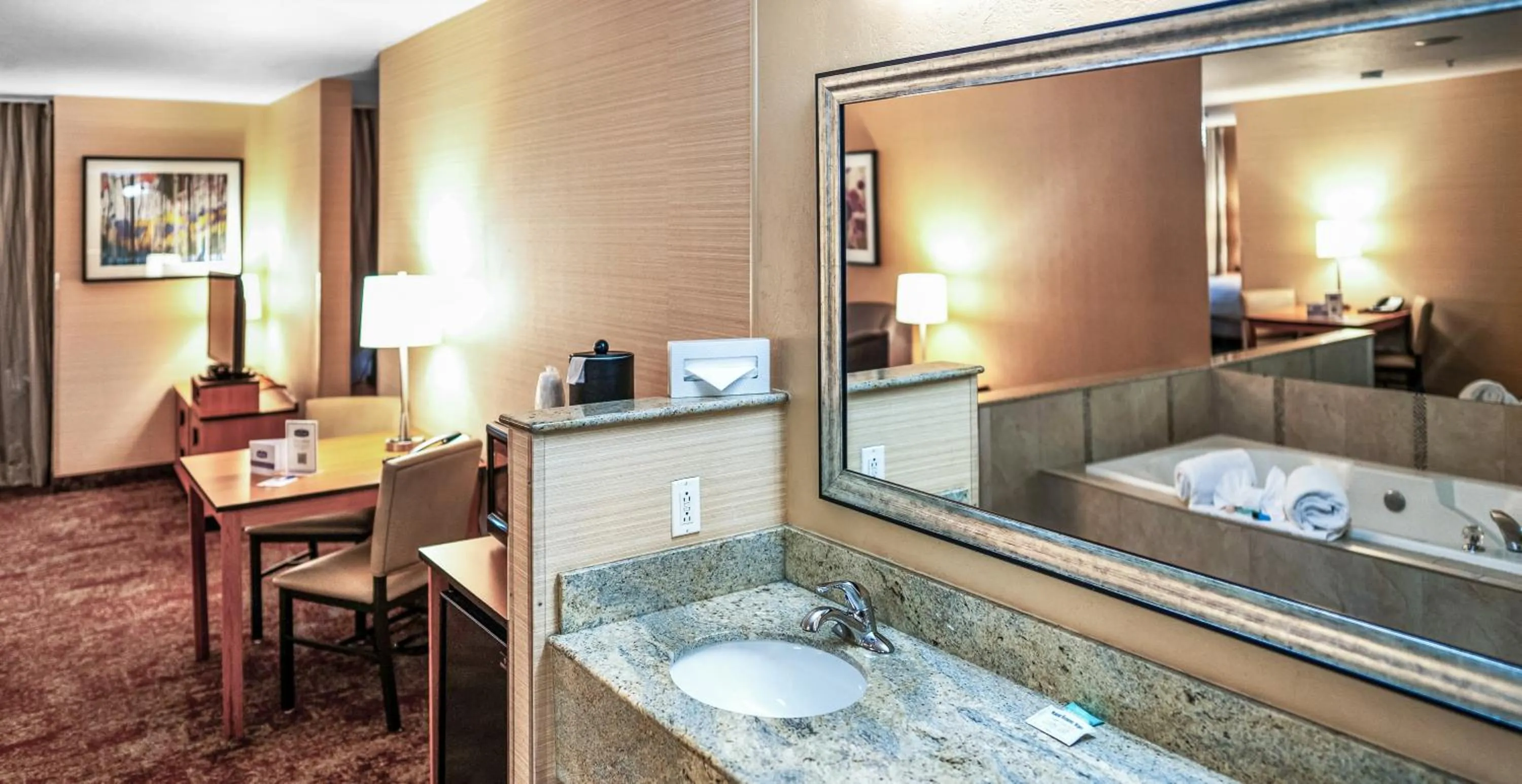 Seating area, Bed in Crystal Inn Hotel & Suites - Midvalley