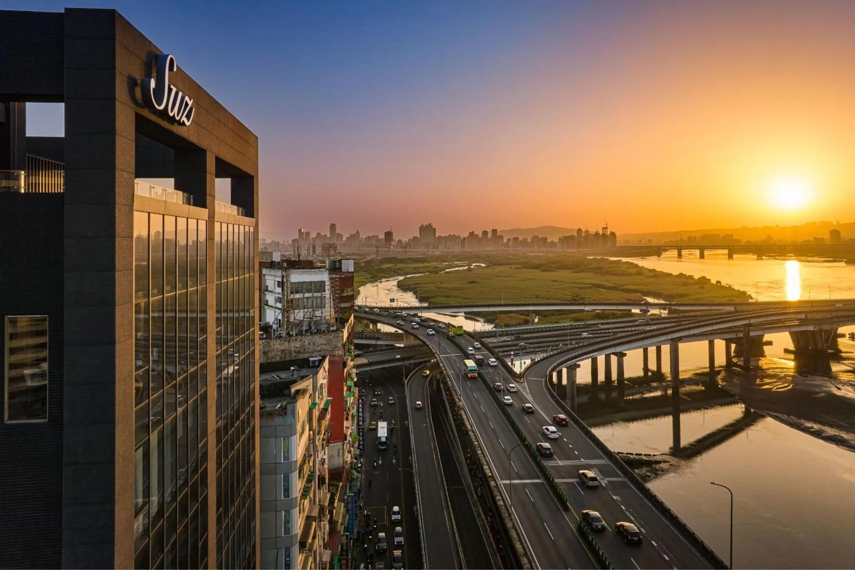 Property building in Suz & Catorze Taipei, a Tribute Portfolio Hotel