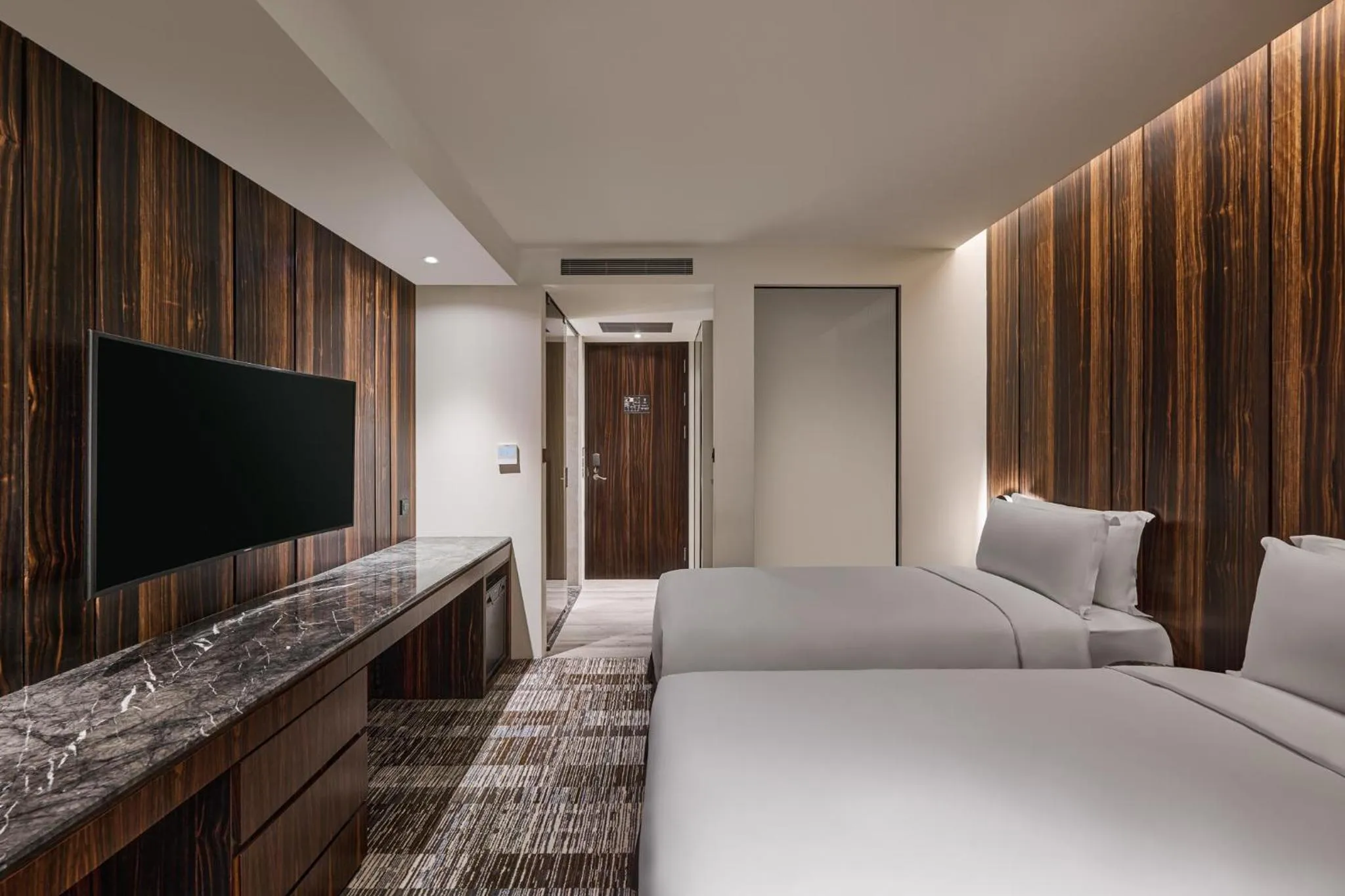 Bed in Suz & Catorze Taipei, a Tribute Portfolio Hotel