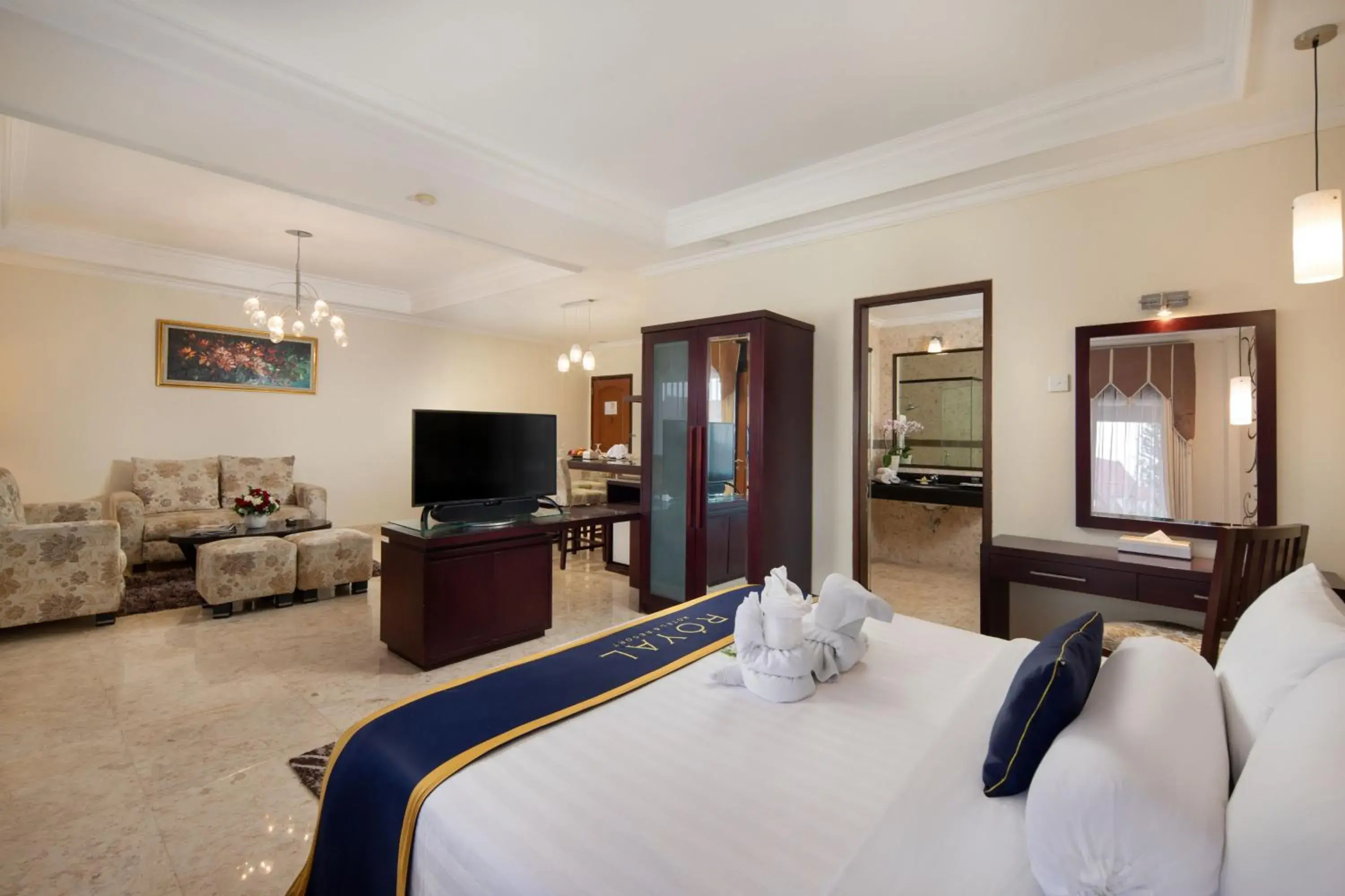 Bed in Royal Hotel and Villa Batu Bed in Royal Hotel and Villa Batu