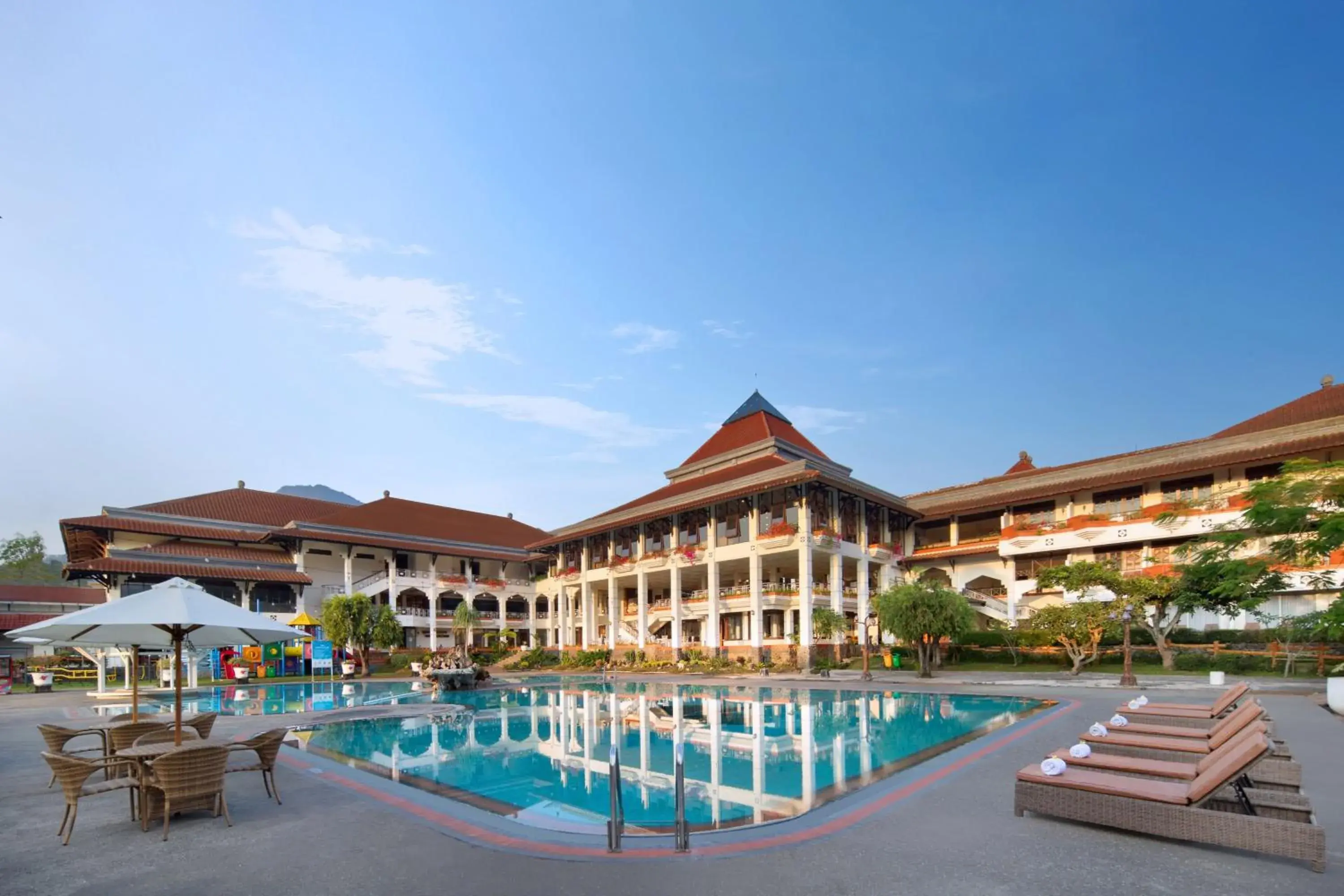 Swimming pool in Royal Hotel and Villa Batu Swimming pool in Royal Hotel and Villa Batu