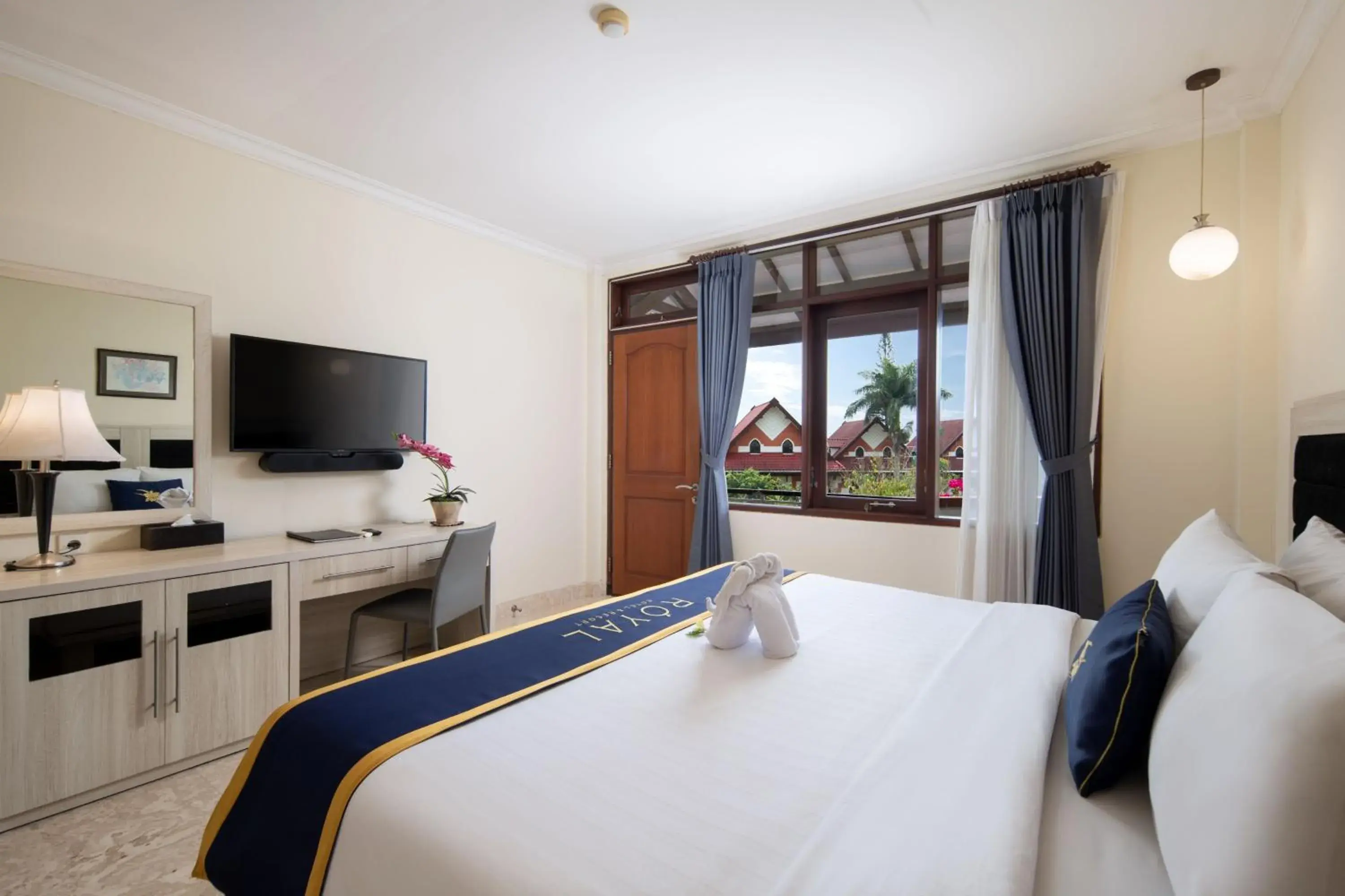 Bedroom, Bed in Royal Hotel and Villa Batu Bedroom, Bed in Royal Hotel and Villa Batu