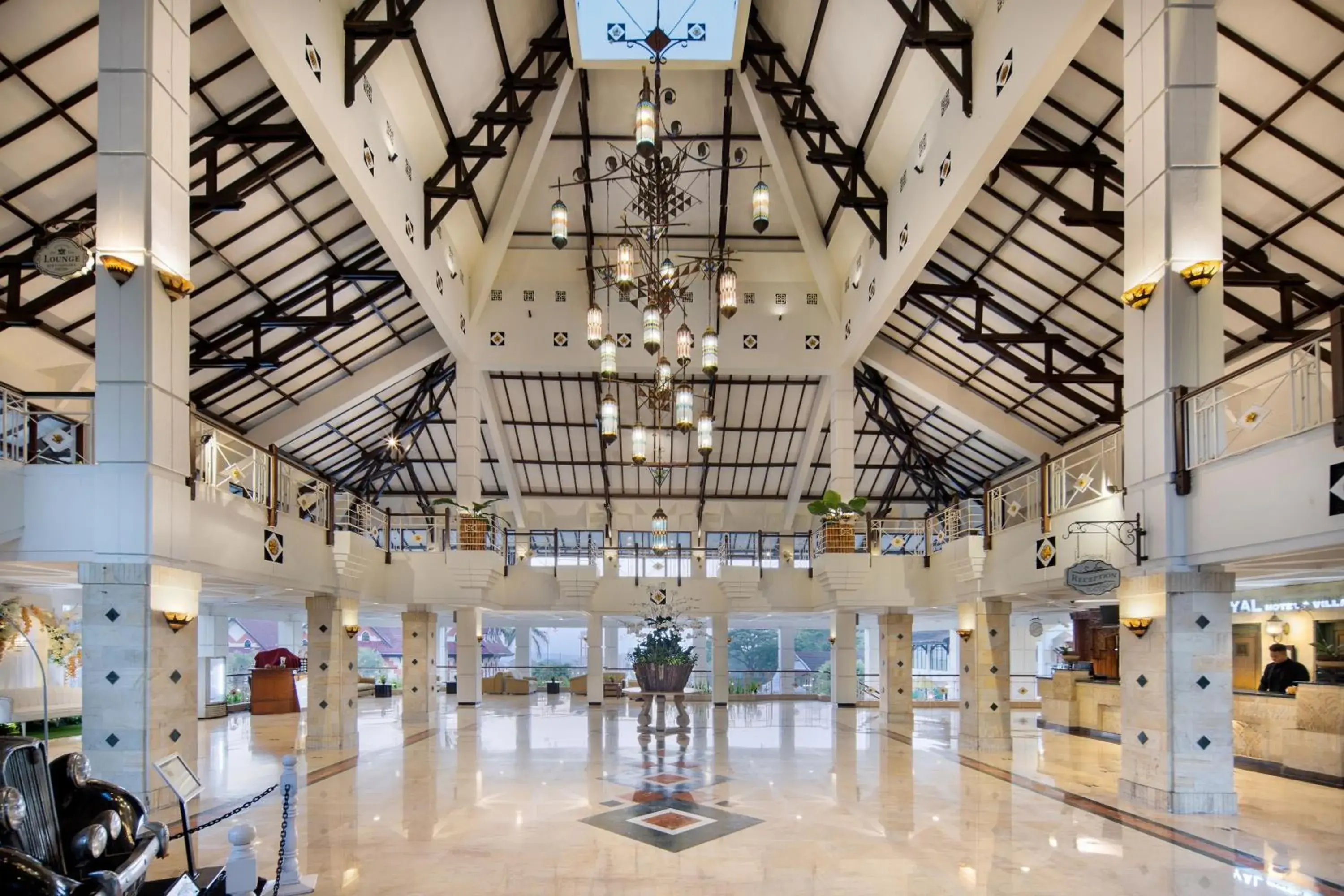 Lobby or reception in Royal Hotel and Villa Batu Lobby or reception in Royal Hotel and Villa Batu