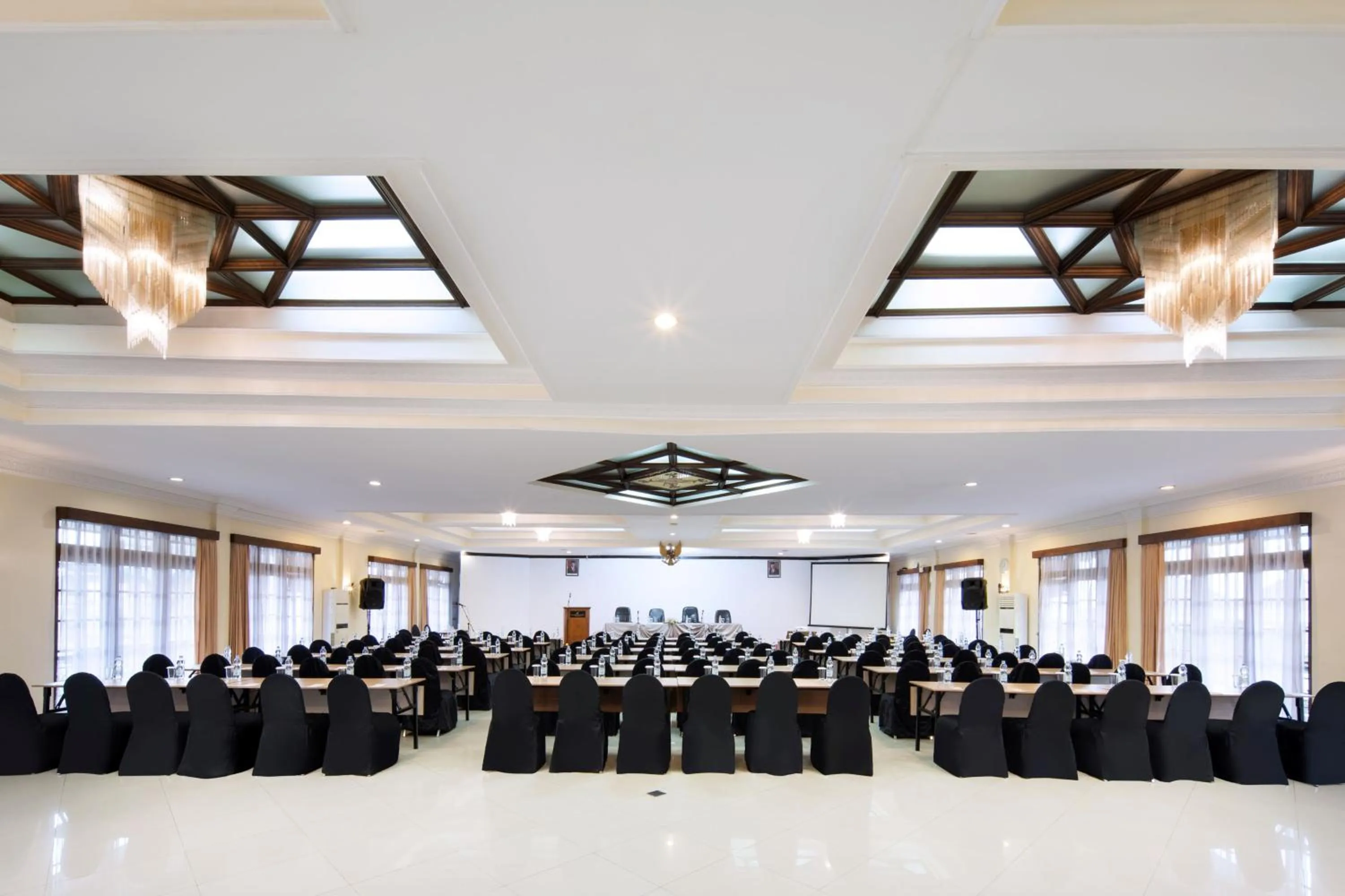Meeting/conference room in Royal Hotel and Villa Batu