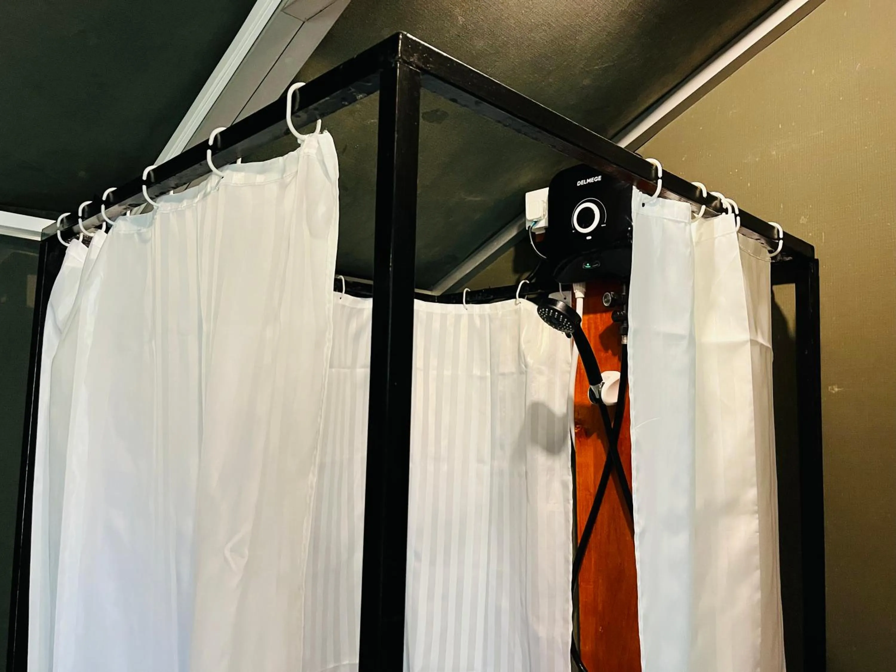 Bathroom in Mahoora - Yala by Eco Team