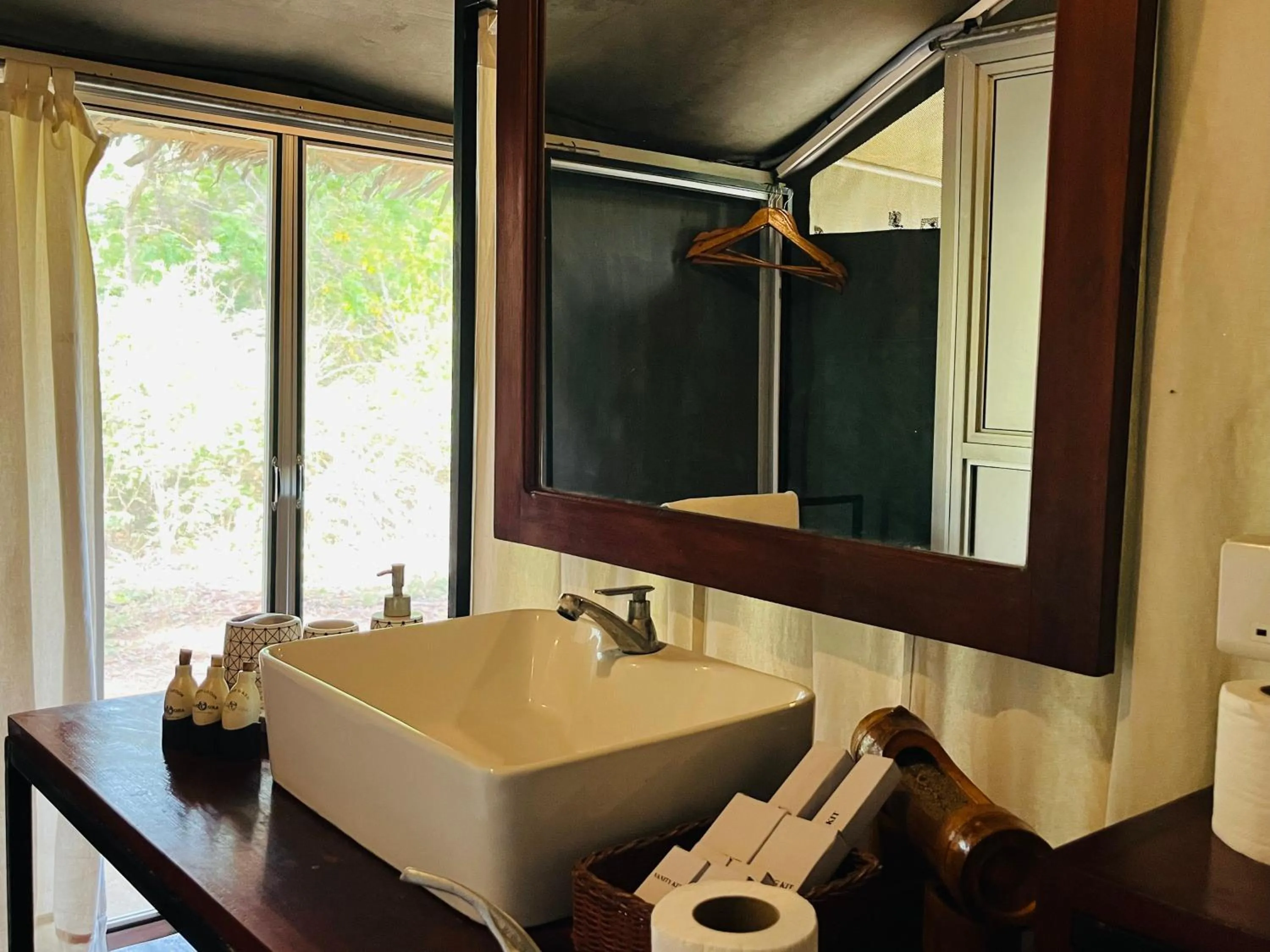 Bathroom in Mahoora - Yala by Eco Team