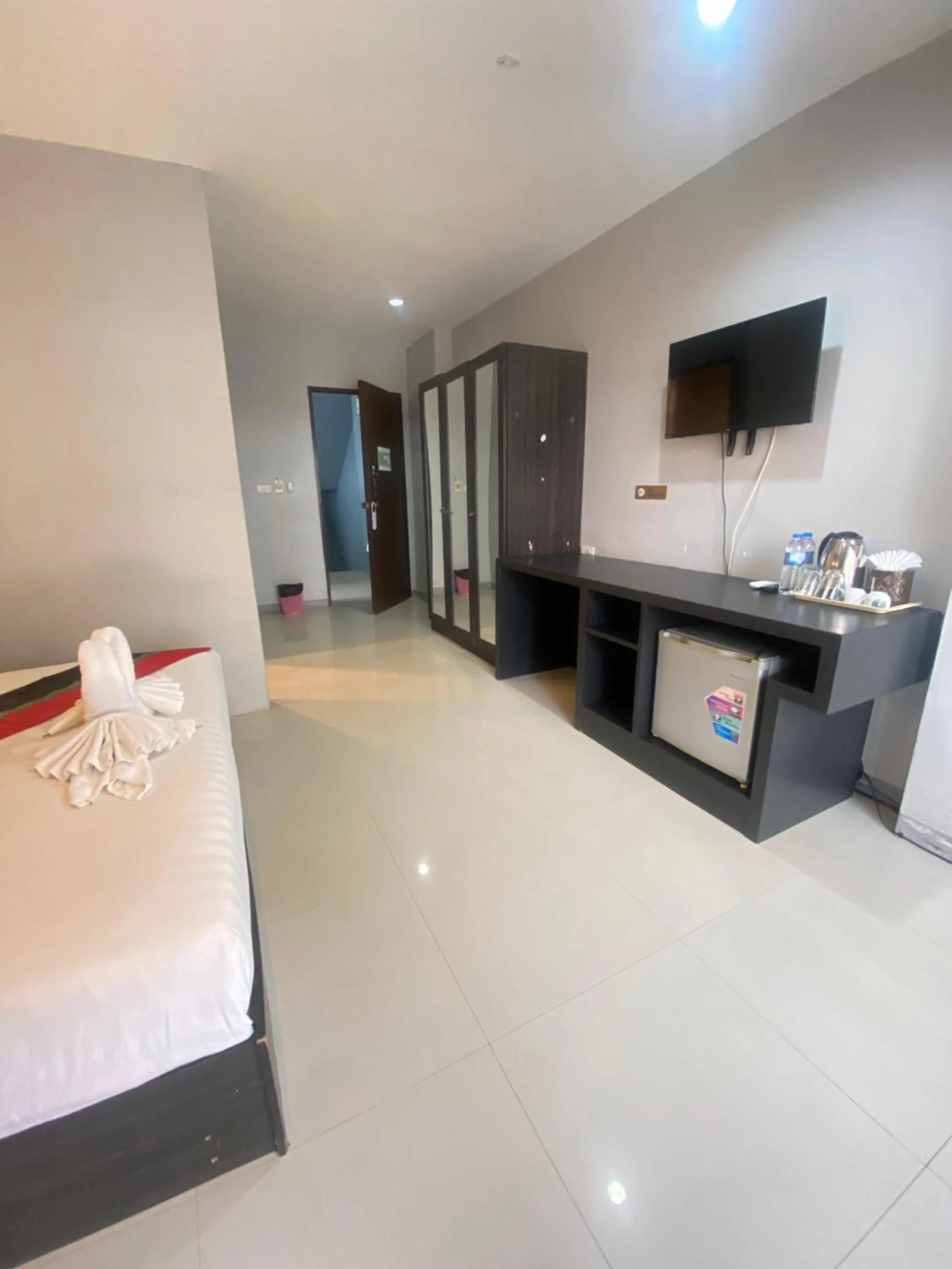 Restaurant/places to eat, Bed in Holiday Home Patong