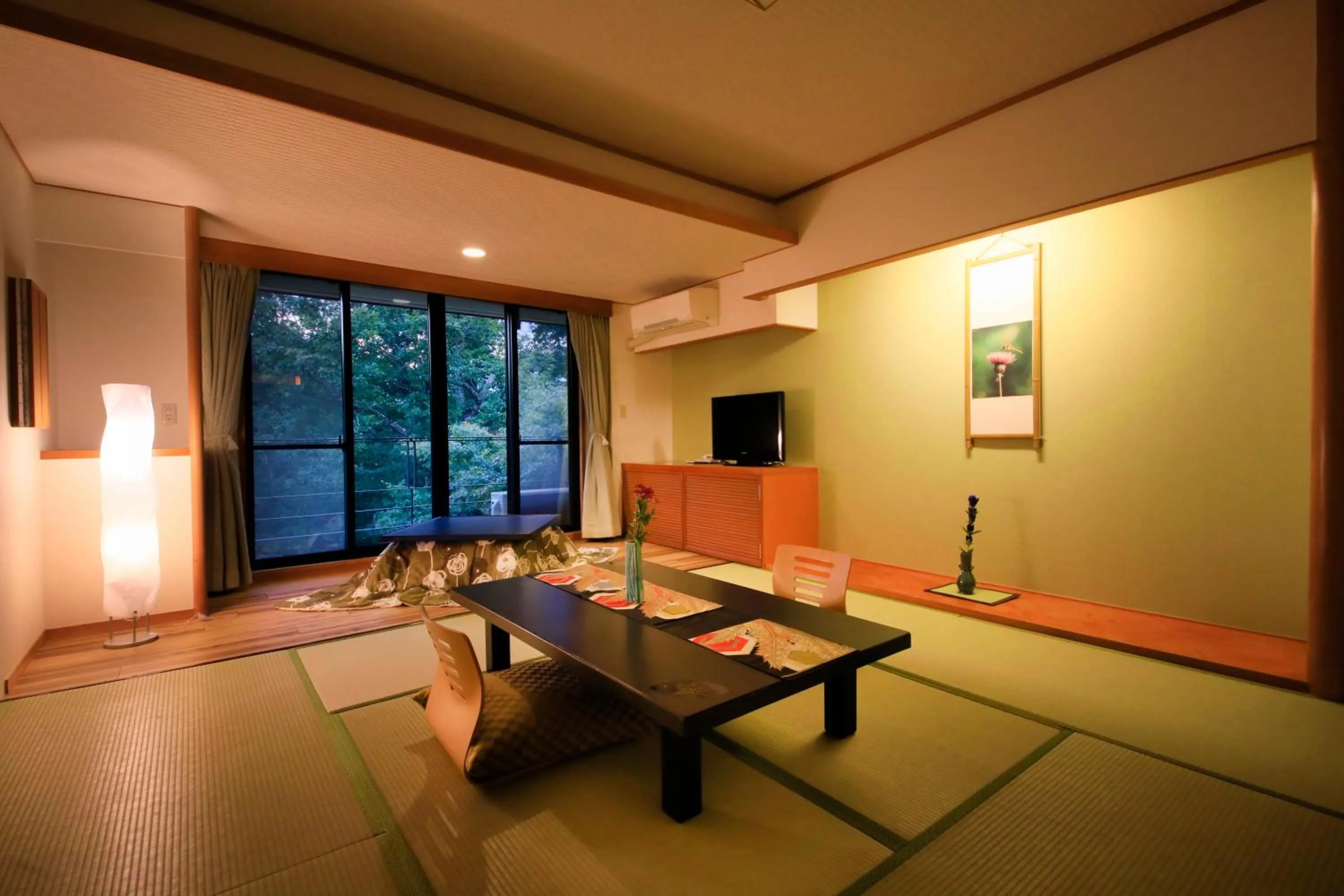 Night in Hotel Shikisai