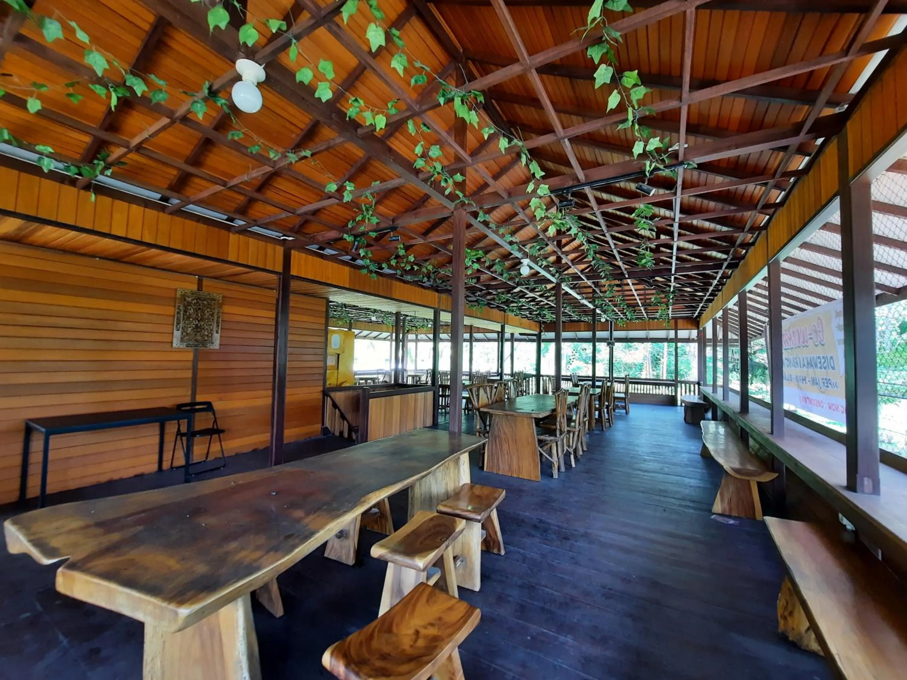 Restaurant/places to eat in HOTEL BESAR BULAN BARU - Senggigi