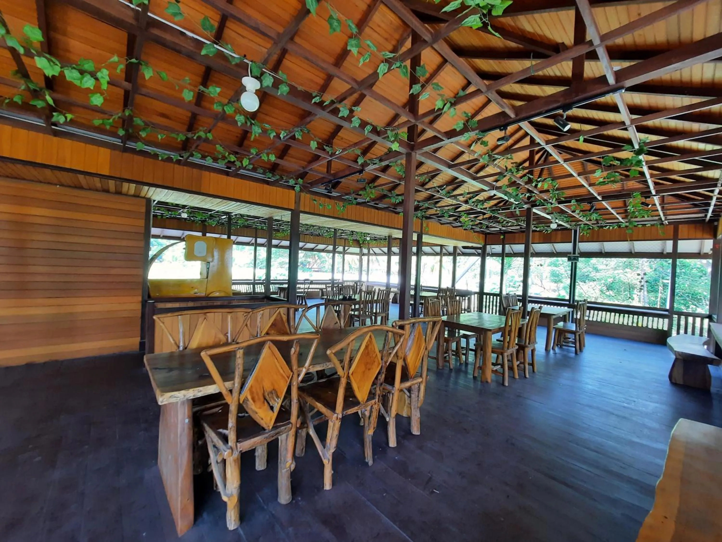 Restaurant/places to eat in HOTEL BESAR BULAN BARU - Senggigi