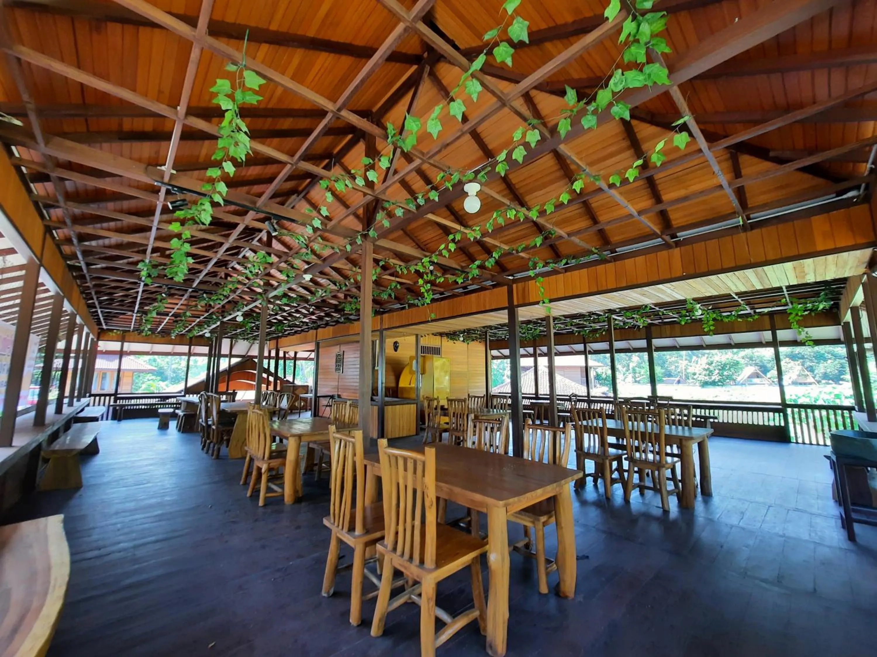 Restaurant/places to eat in HOTEL BESAR BULAN BARU - Senggigi