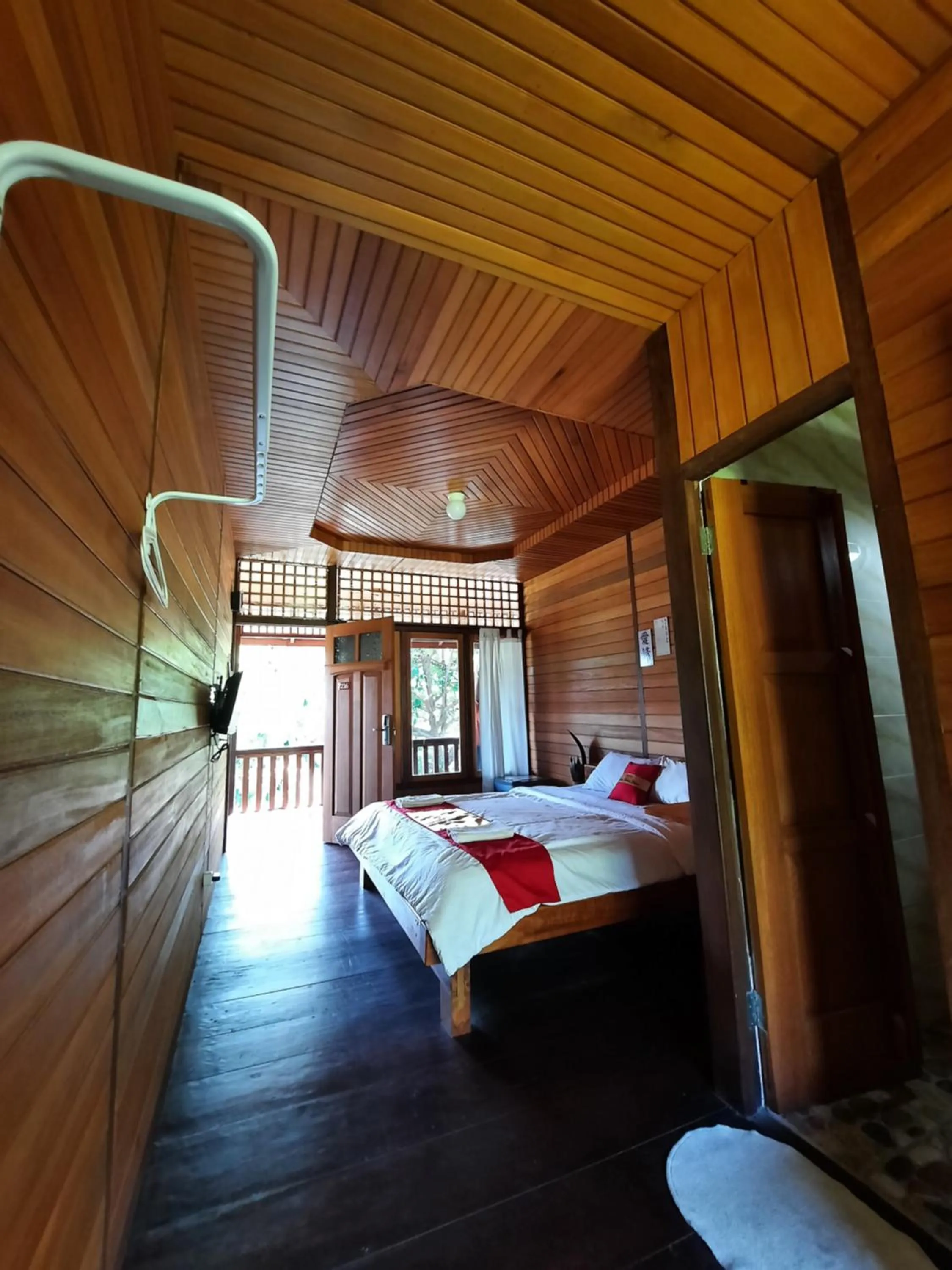 Bed in HOTEL BESAR BULAN BARU - Senggigi