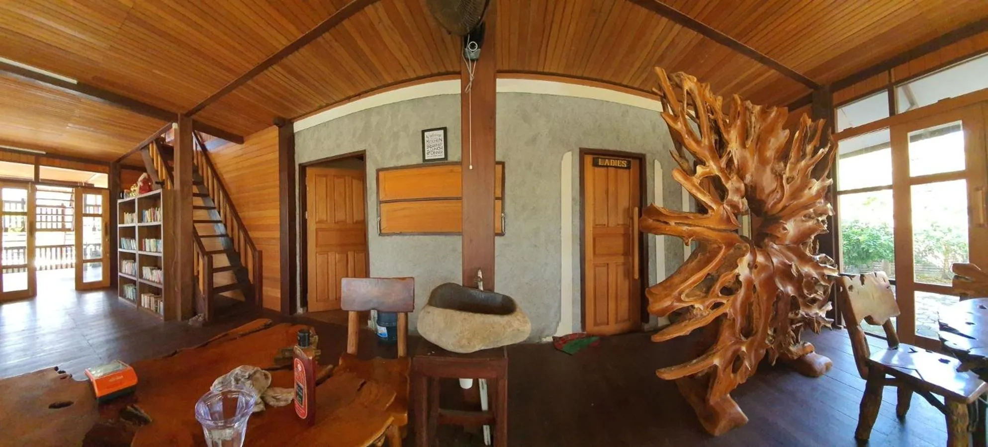 Nightclub / DJ in HOTEL BESAR BULAN BARU - Senggigi