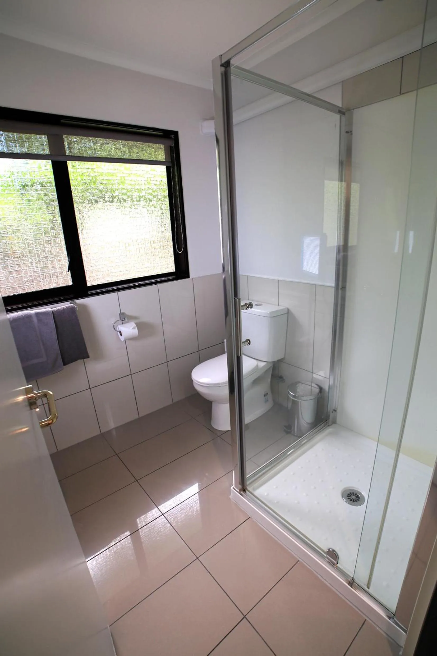 Shower in Palm City Motor Inn