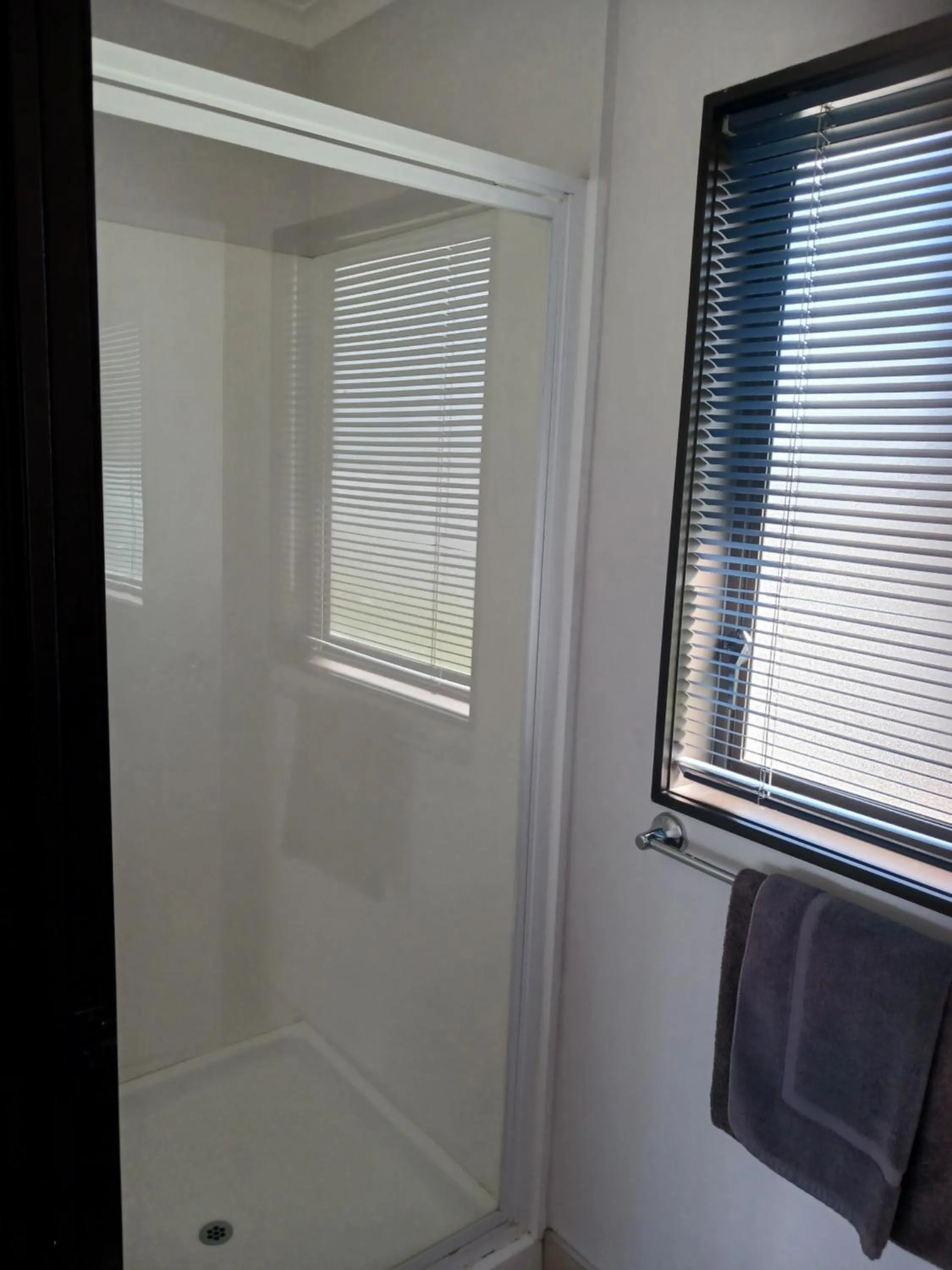 Shower in Palm City Motor Inn