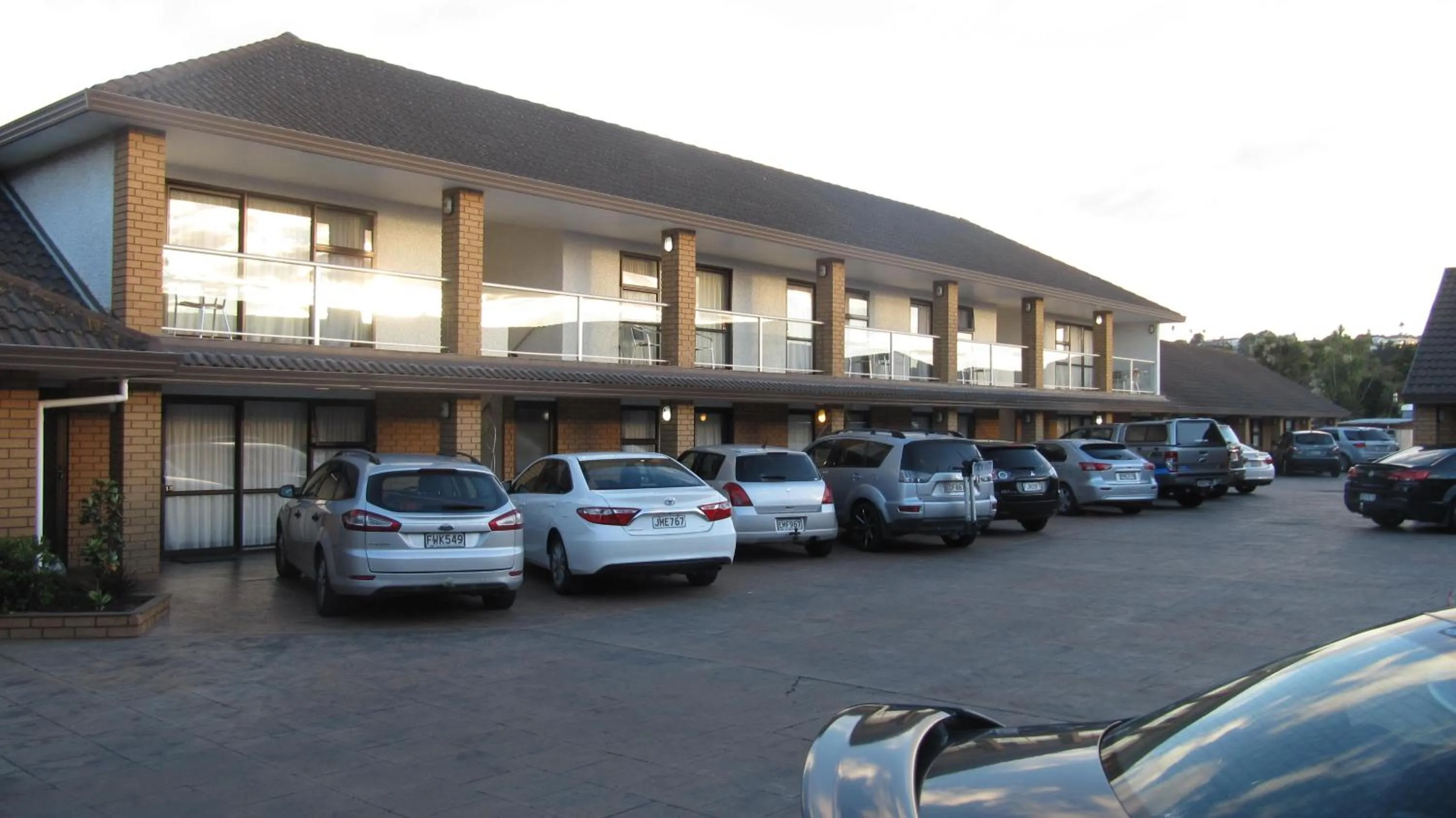 Property building in Palm City Motor Inn