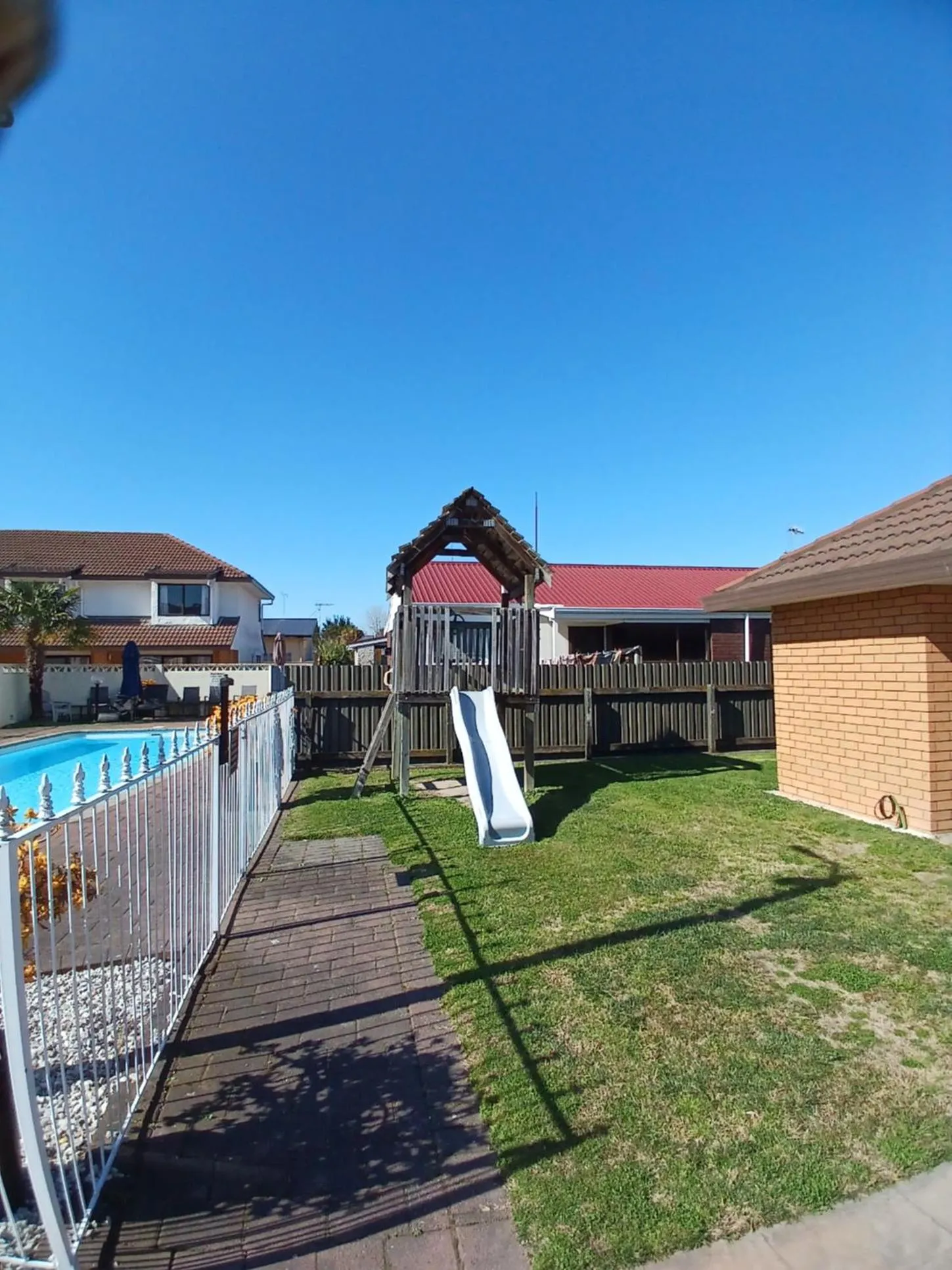 Property building in Palm City Motor Inn