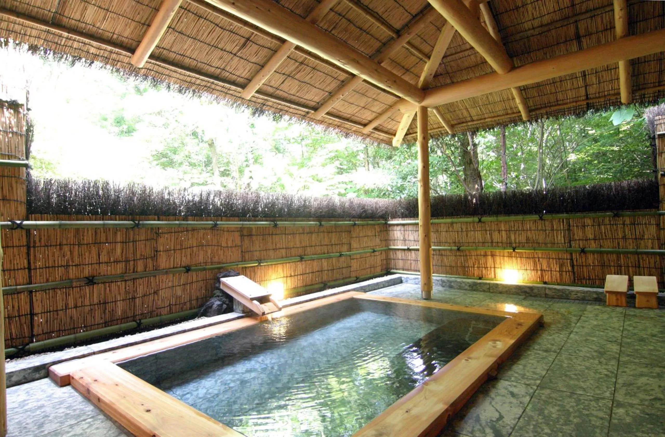 Hot Spring Bath in Hanafubuki