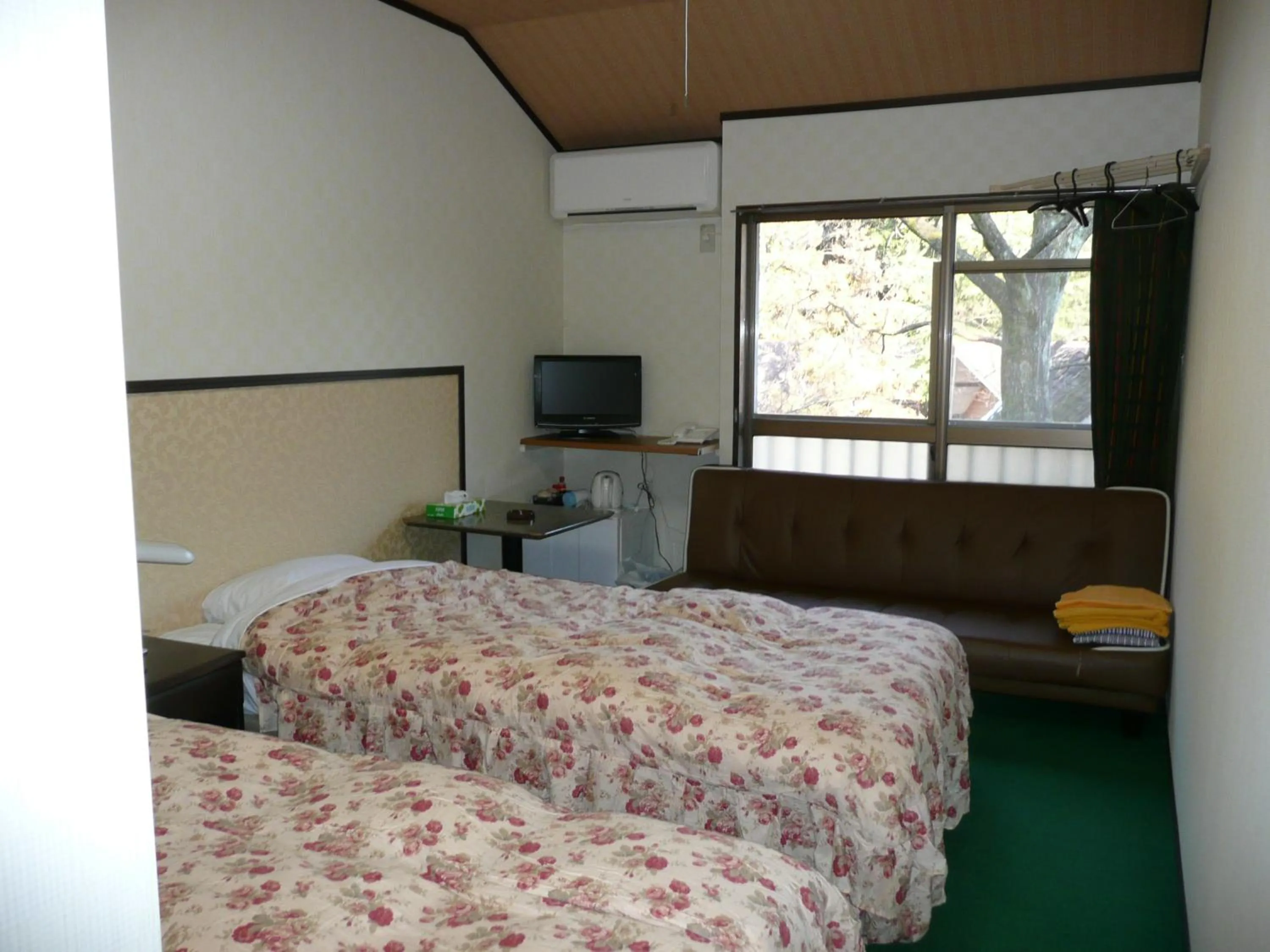 TV and multimedia, Bed in Hotel Famitic Myojin