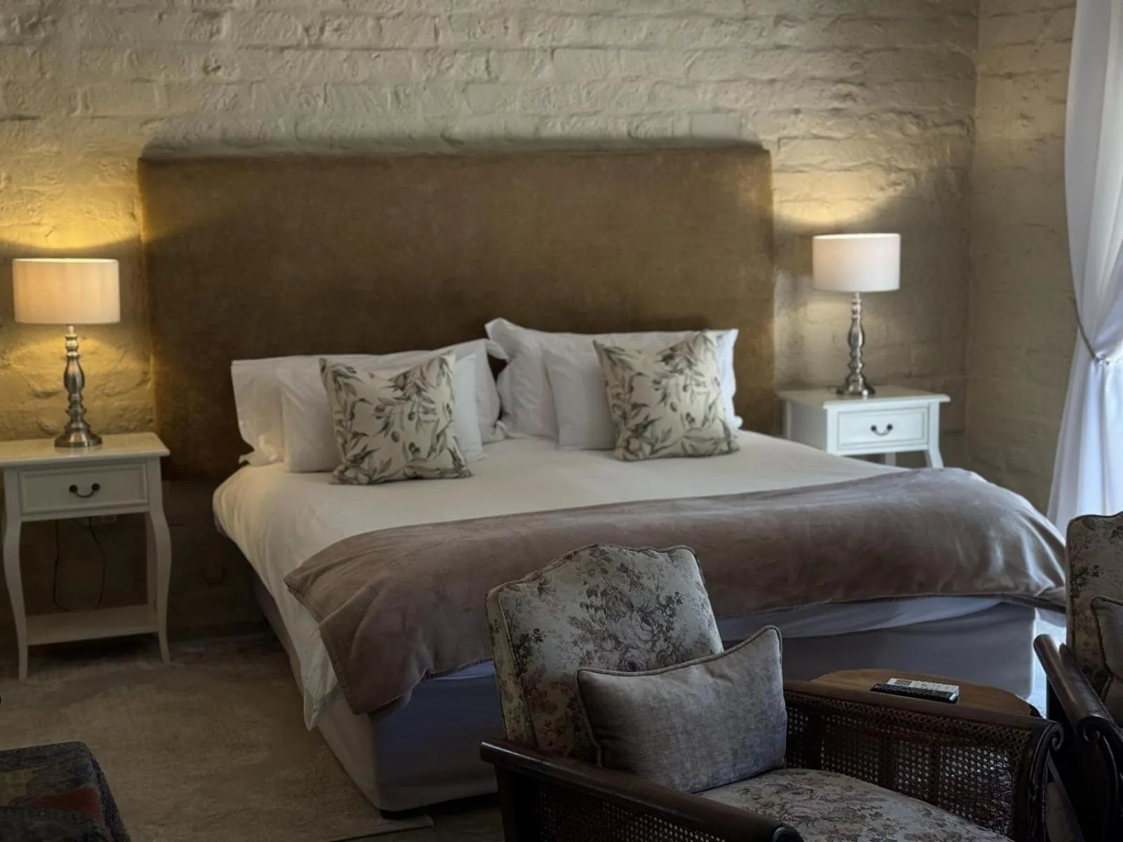 Bed in Hartland Garden Suite