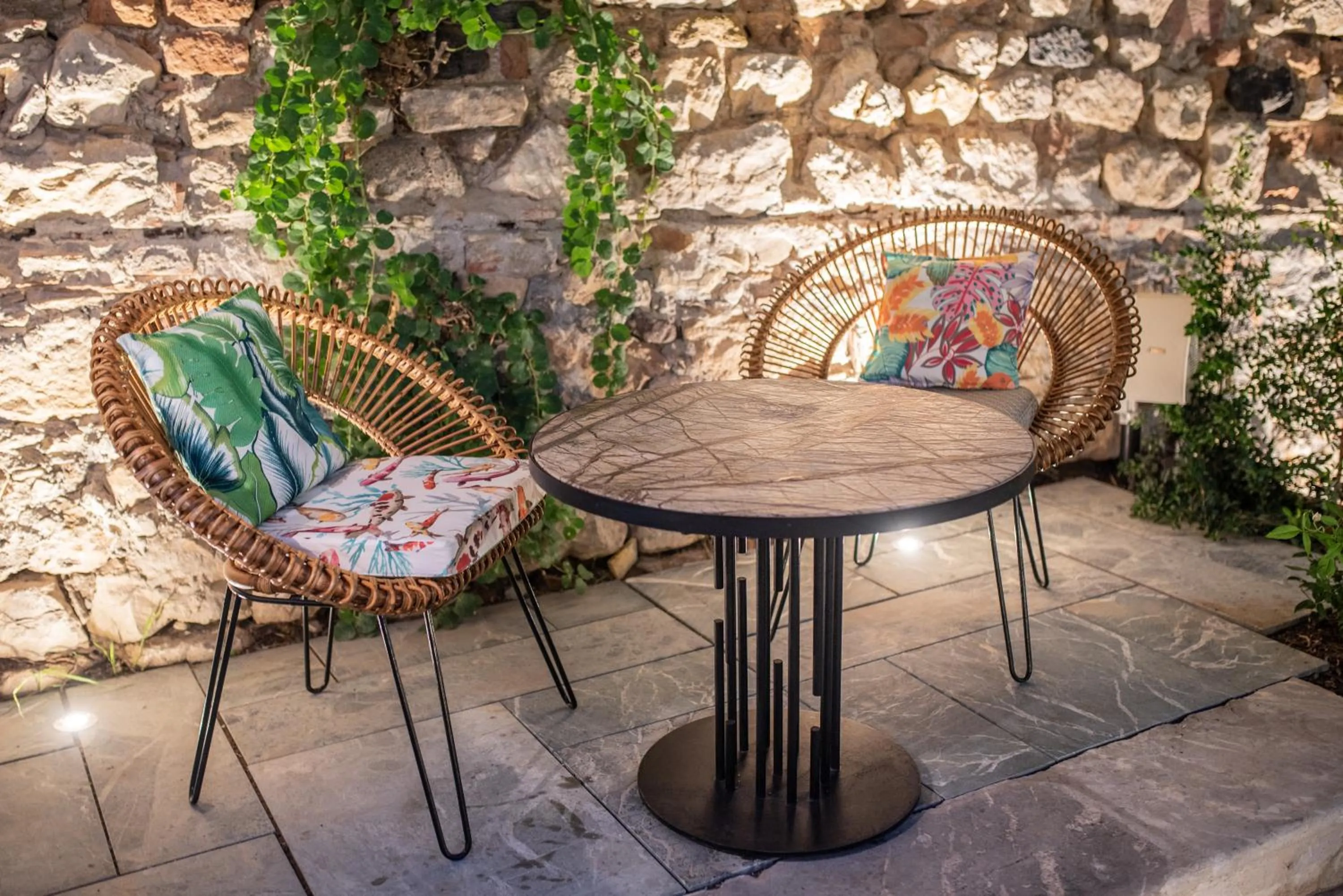 Restaurant/places to eat in Médousa Bistrot & Suites