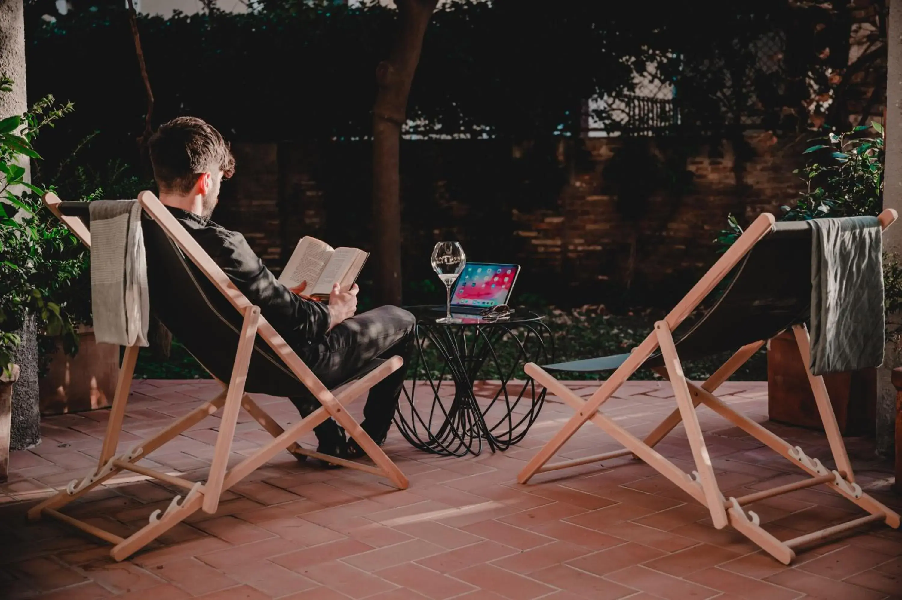 Inner courtyard view in Médousa Bistrot & Suites Inner courtyard view in Médousa Bistrot & Suites