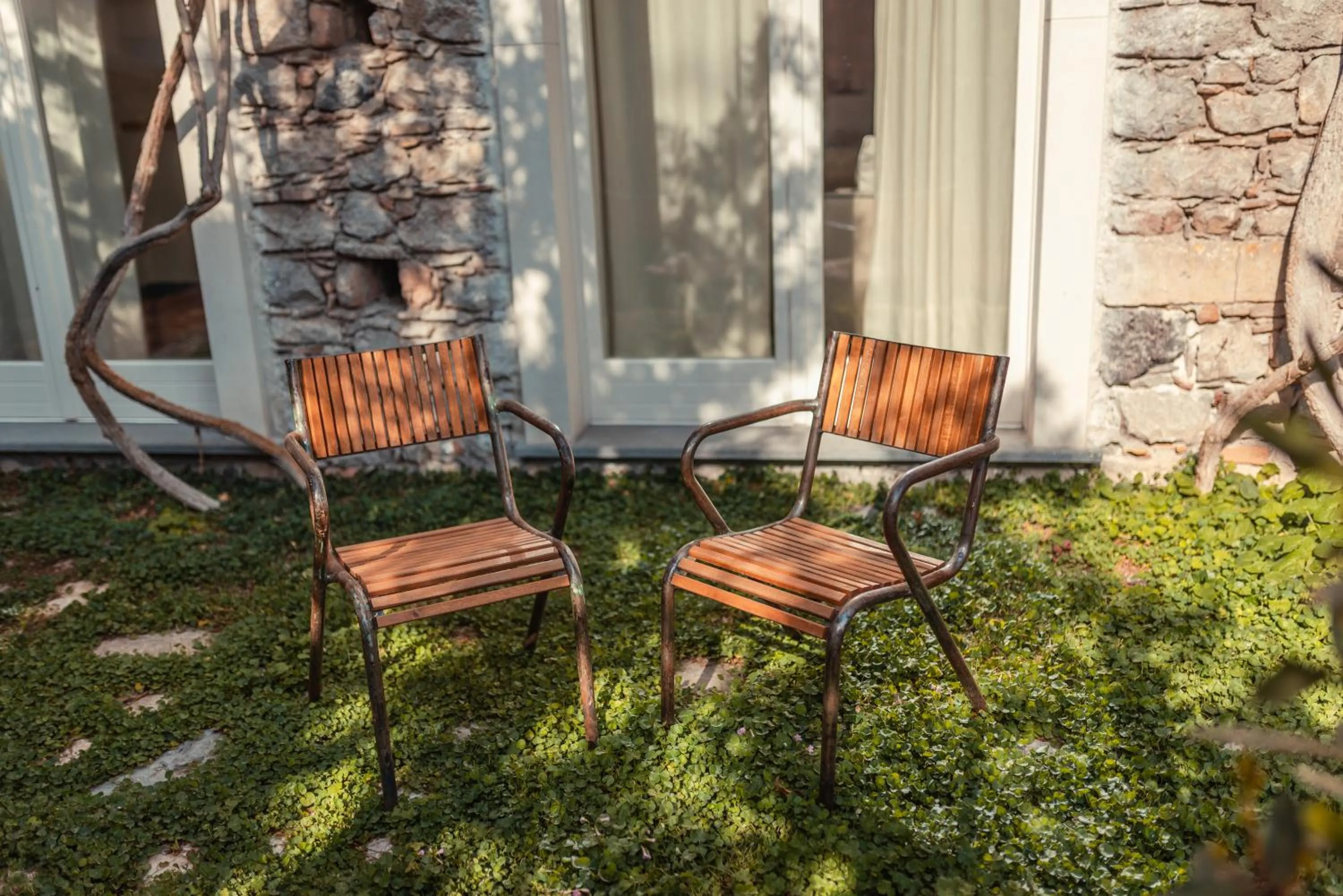 Garden view in Médousa Bistrot & Suites