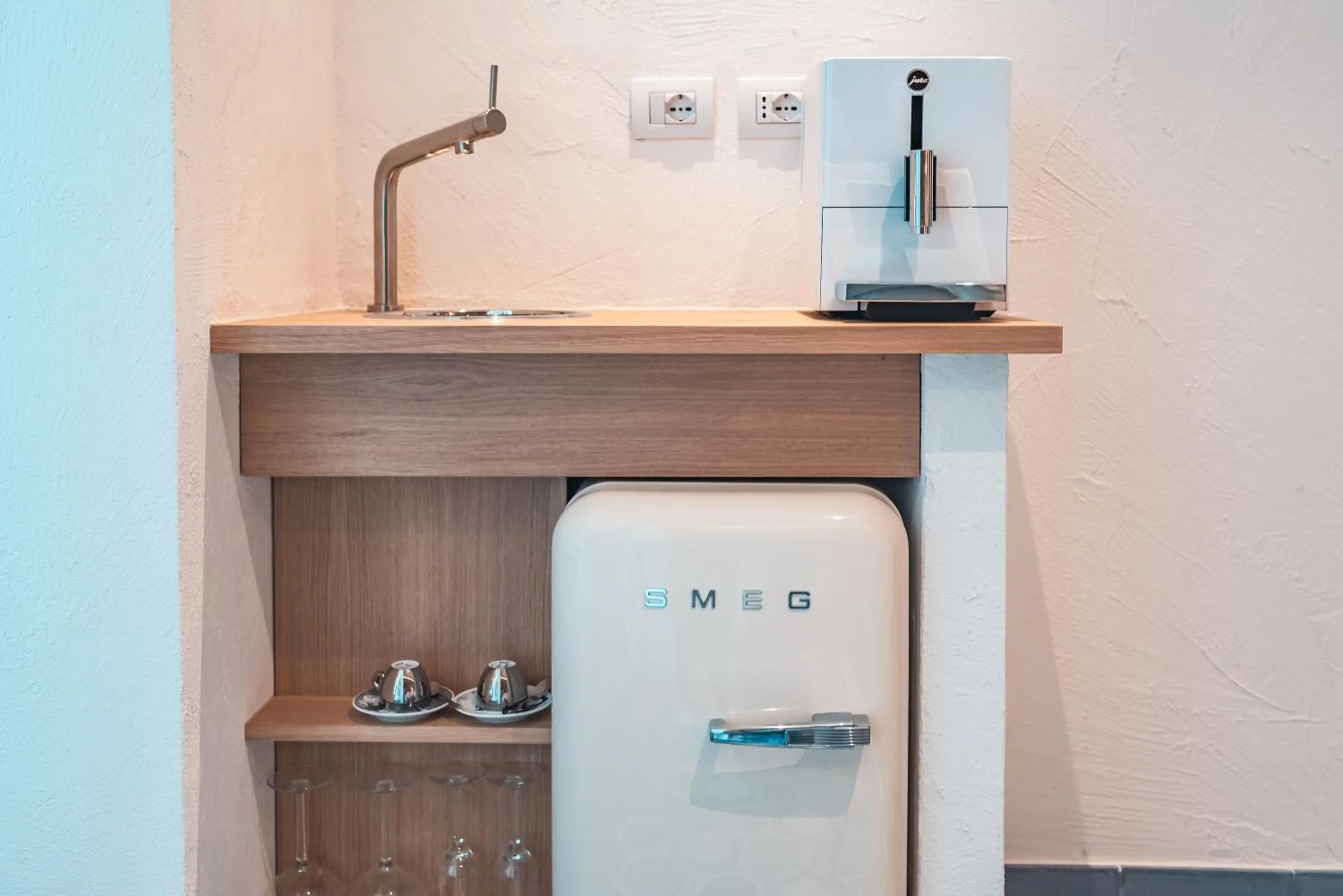 Coffee/tea facilities in Médousa Bistrot & Suites