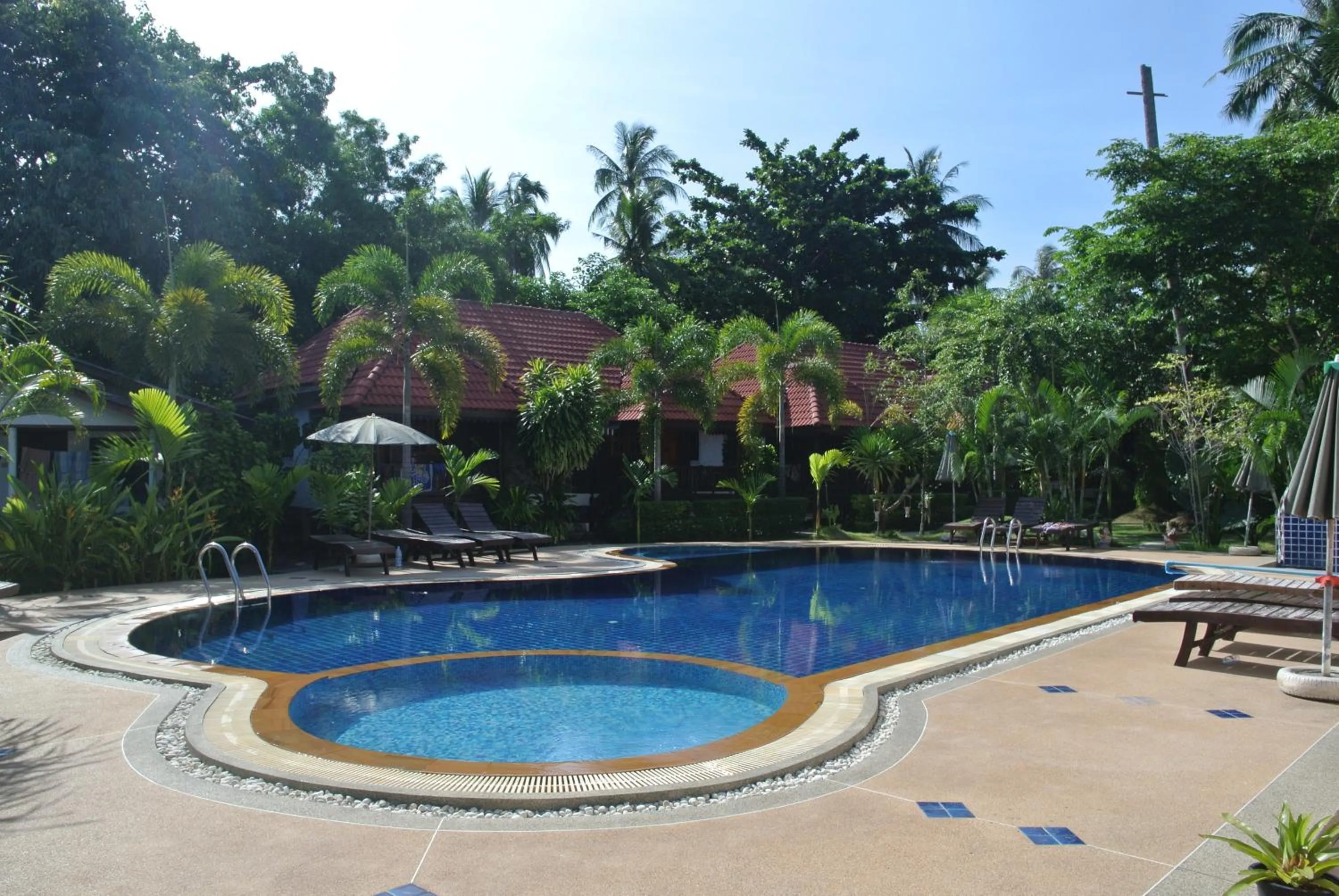 Swimming pool in Mac's Bay Resort