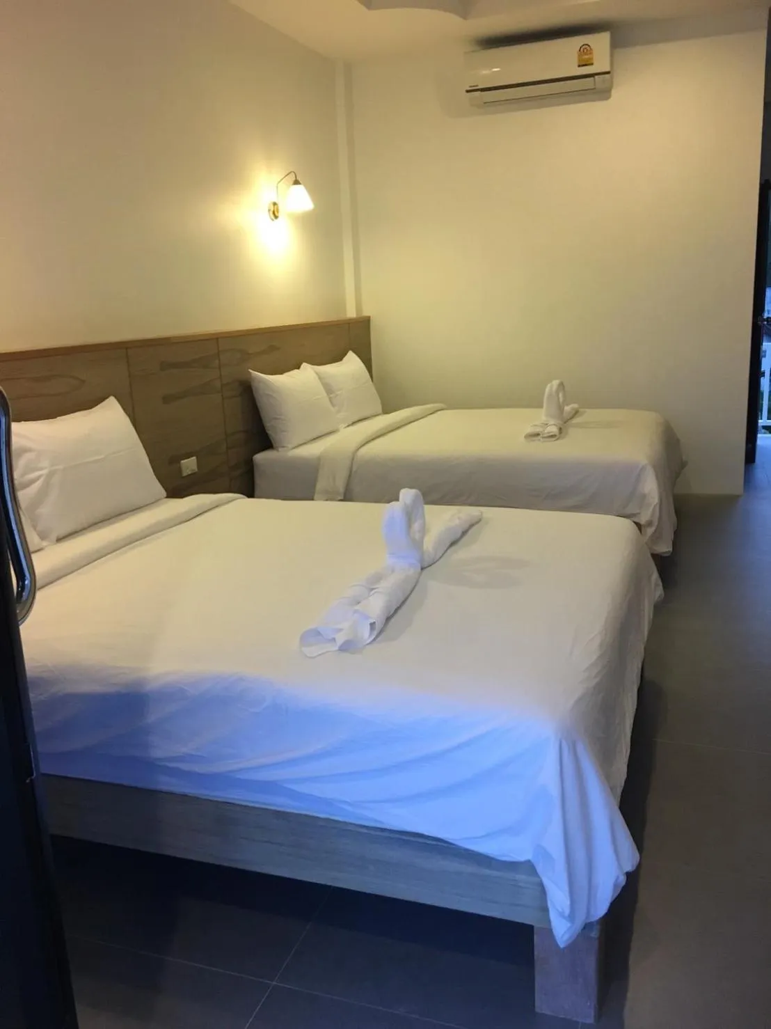 Bedroom, Bed in Mac's Bay Resort