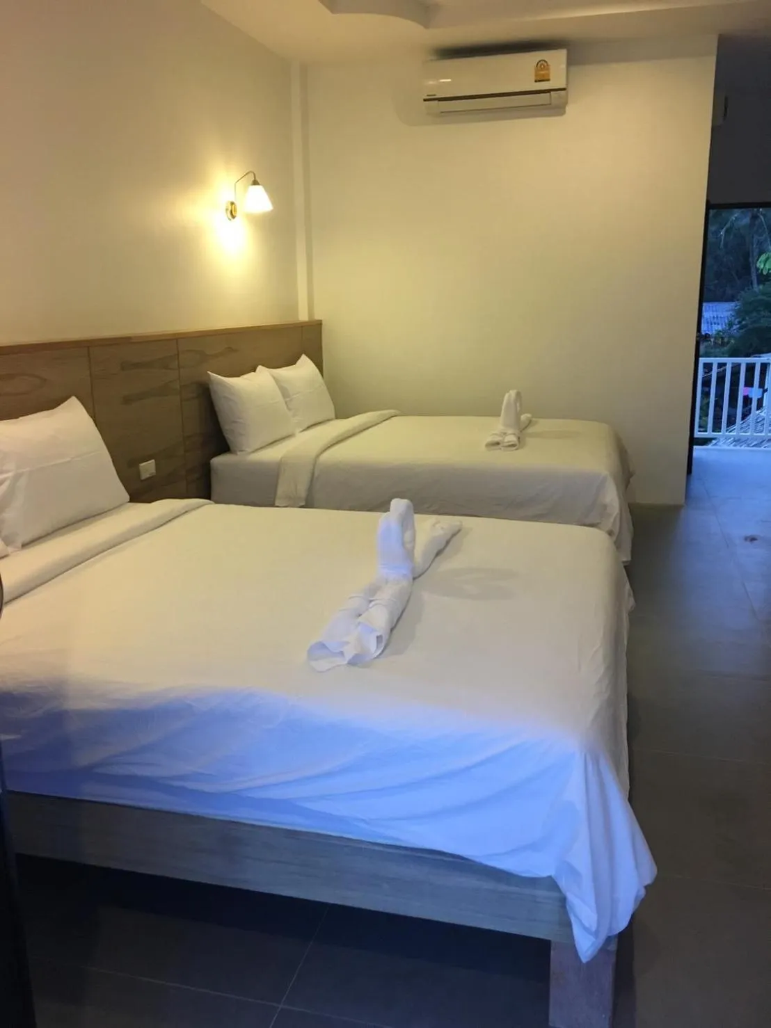 Bedroom, Bed in Mac's Bay Resort