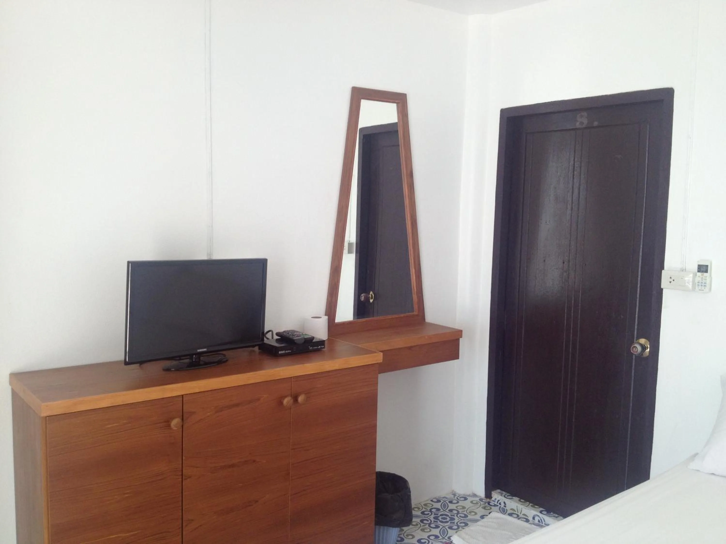 TV and multimedia in Mac's Bay Resort