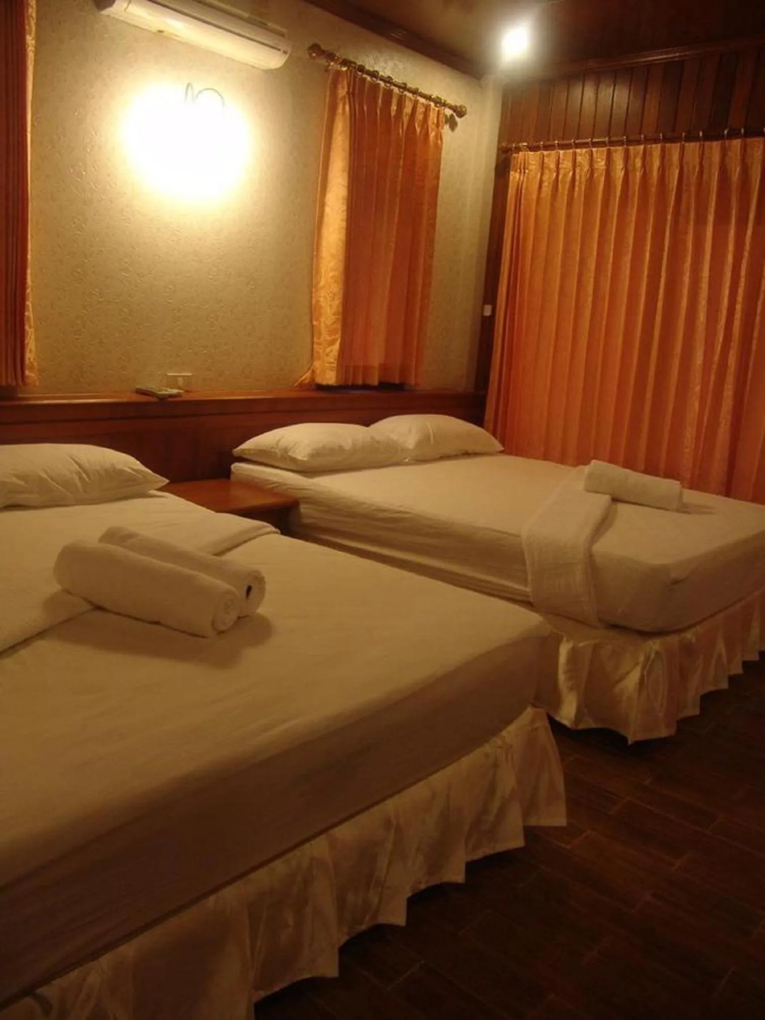 Bed in Mac's Bay Resort