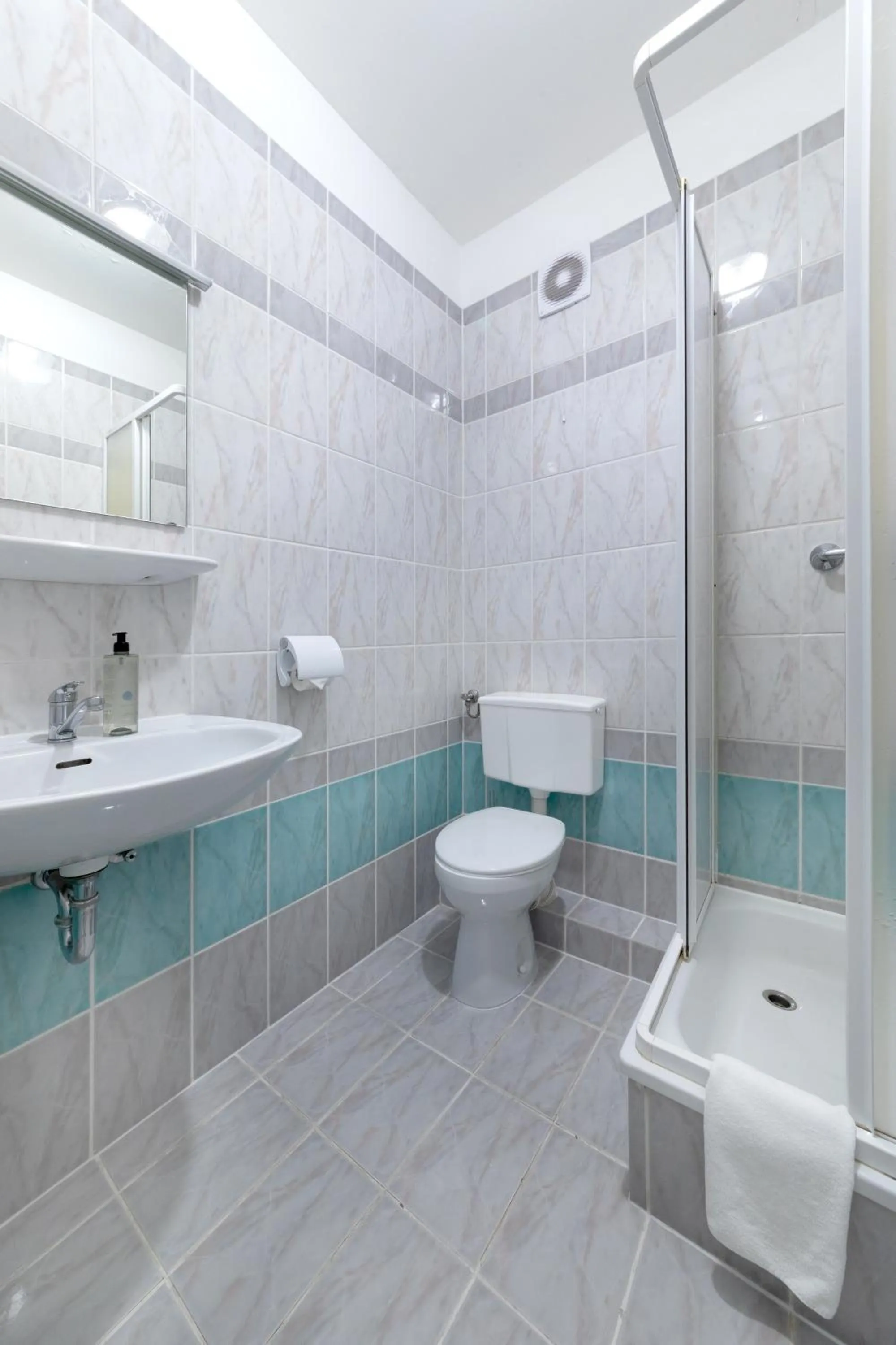 Bathroom in Butenas Hotel Tyla