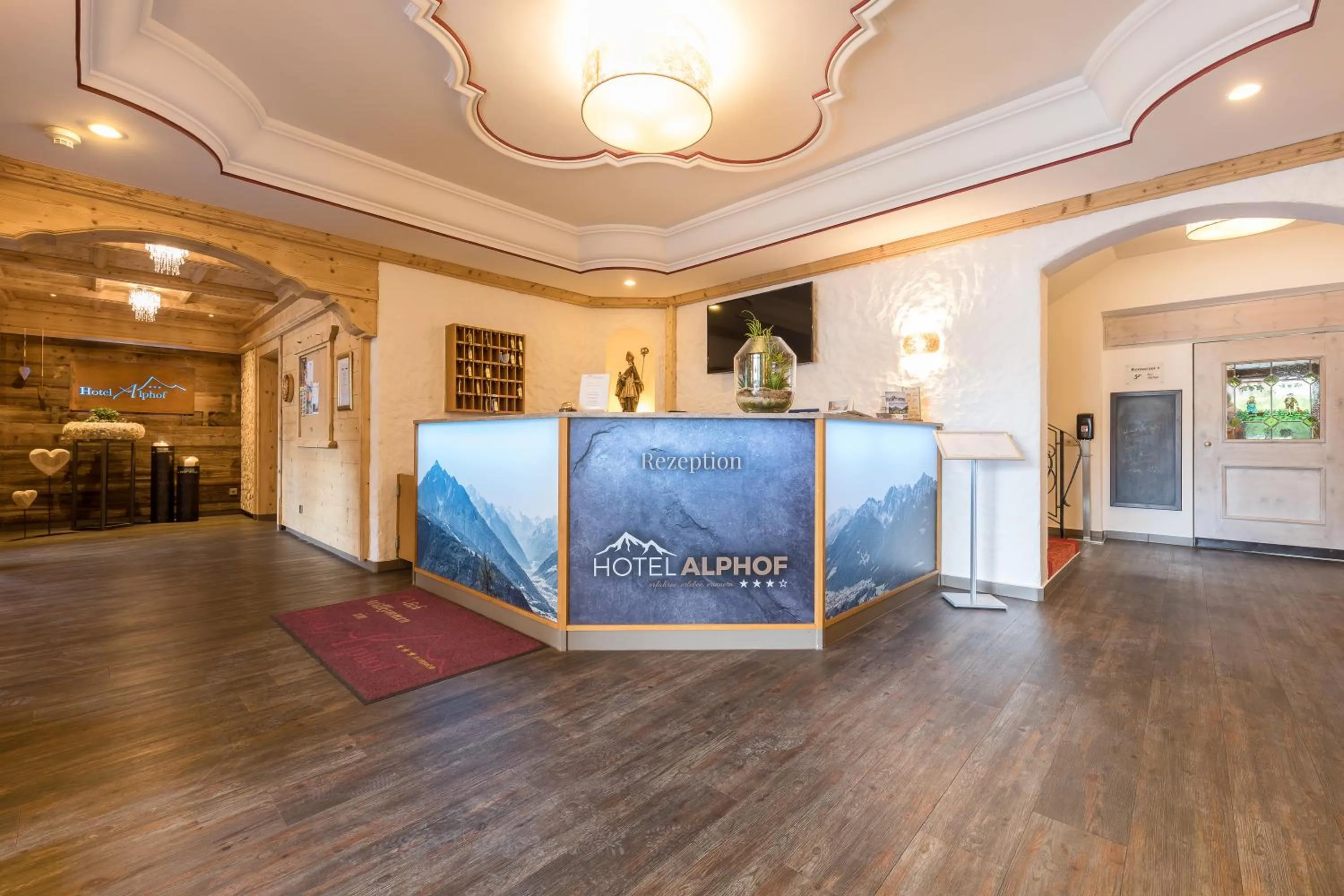 Lobby or reception in Hotel Alphof Stubaital