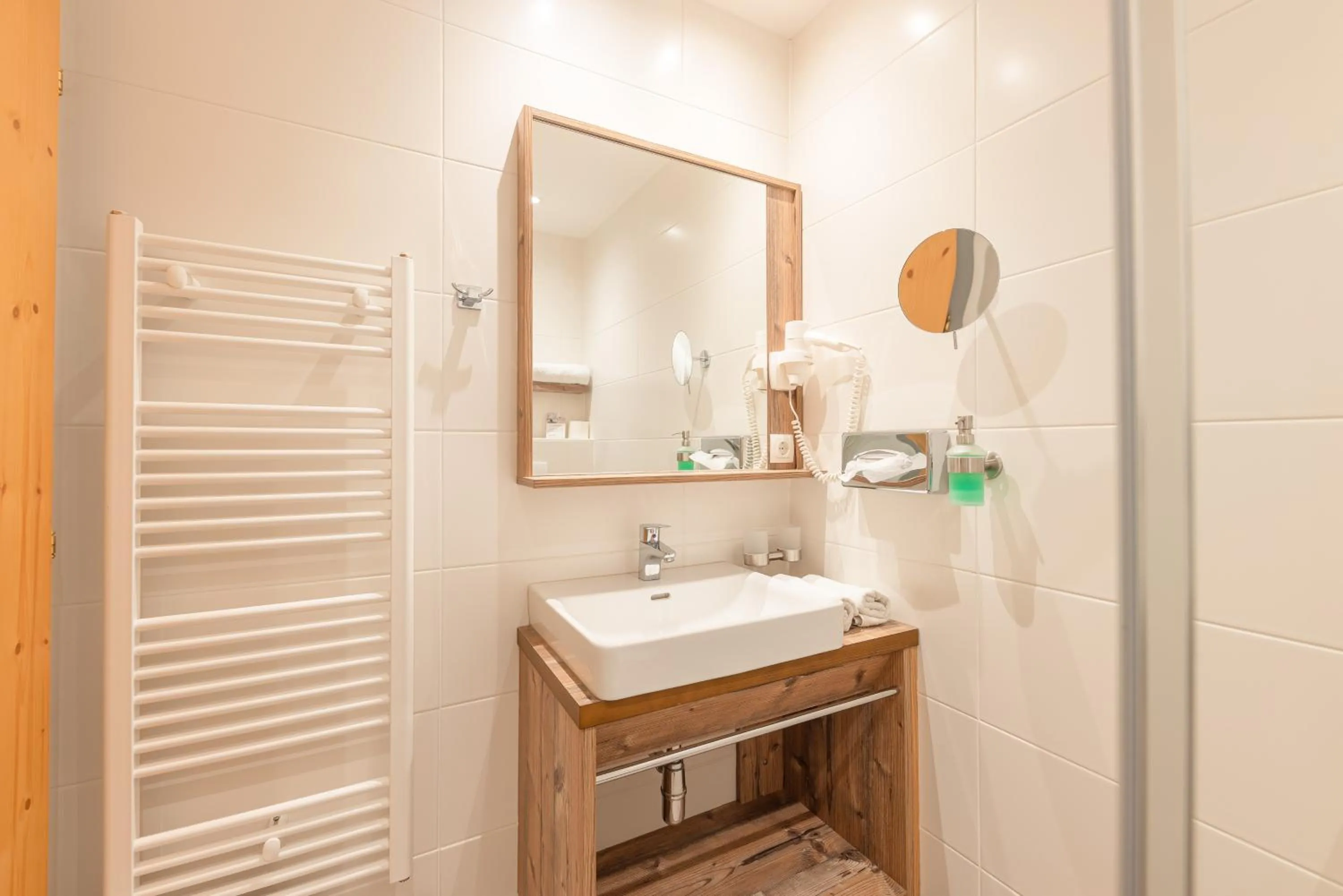 Bathroom in Hotel Alphof Stubaital