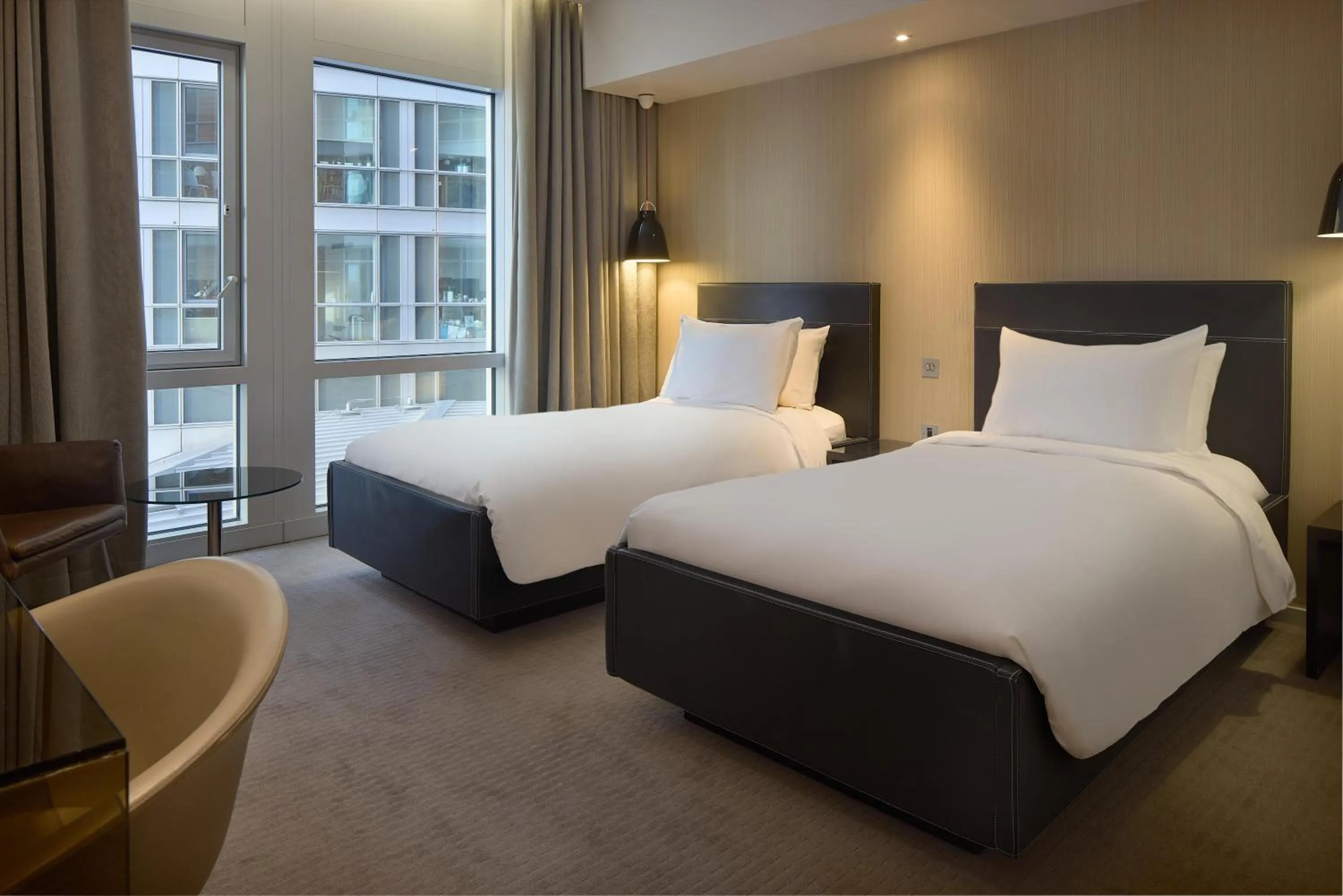 Bedroom, Bed in Radisson Blu Hotel, London Canary Wharf East