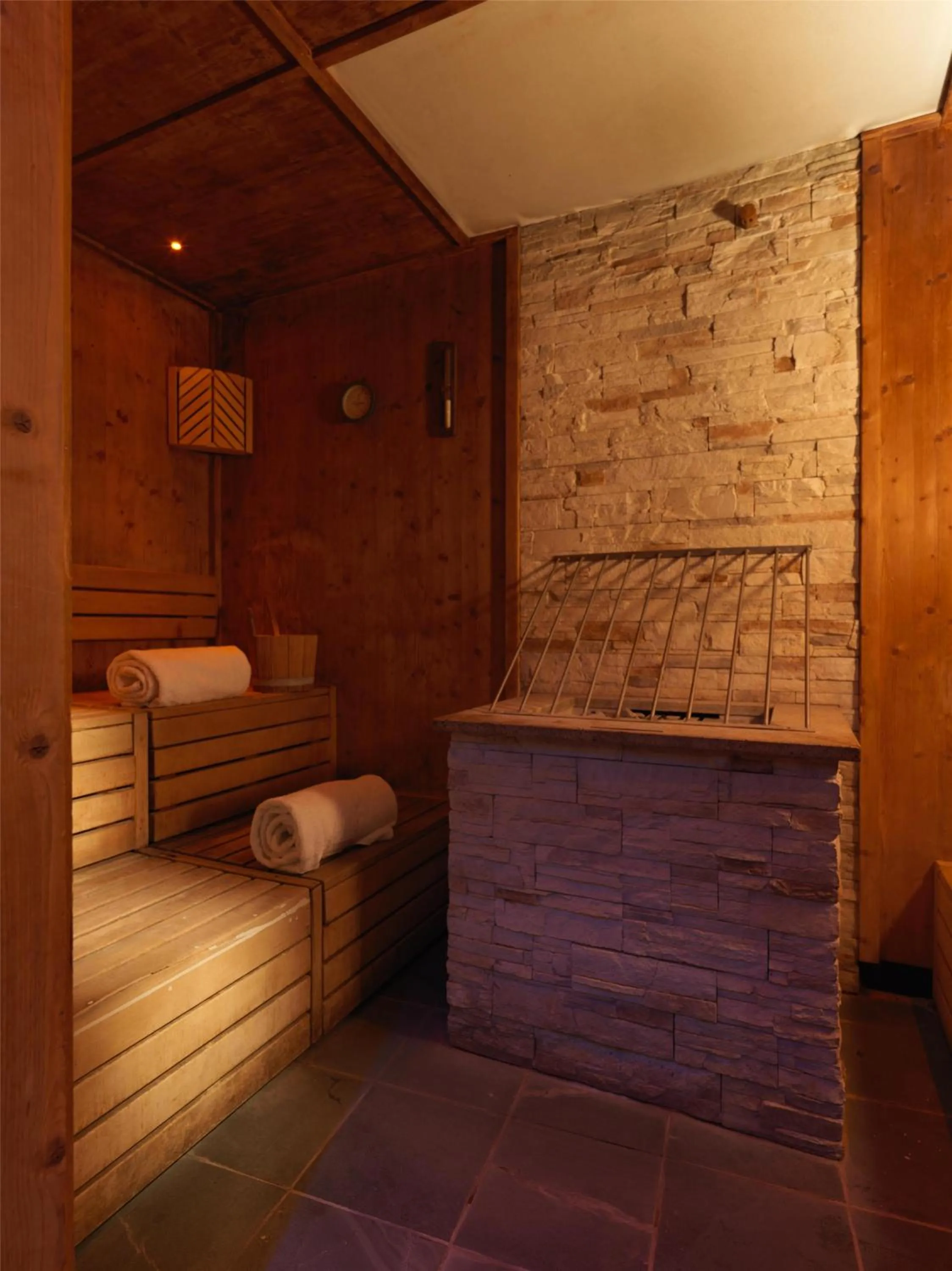 Spa and wellness centre/facilities in Radisson Blu Hotel, London Canary Wharf East