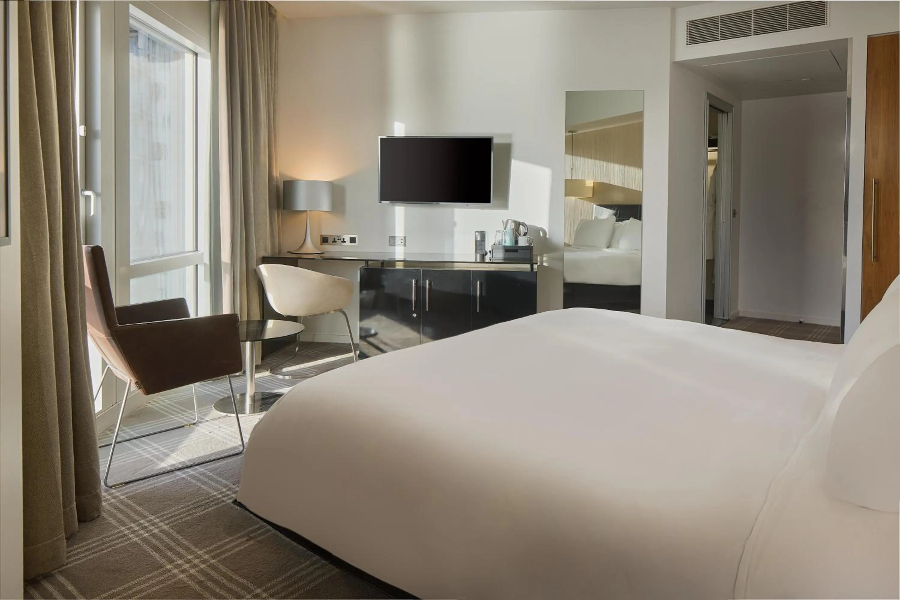 Bedroom, Bed in Radisson Blu Hotel, London Canary Wharf East