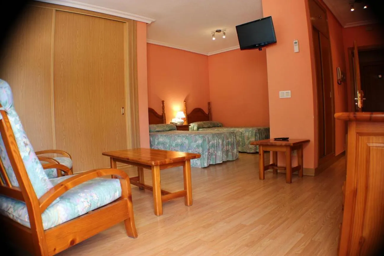 Photo of the whole room in Hotel Las Nieves