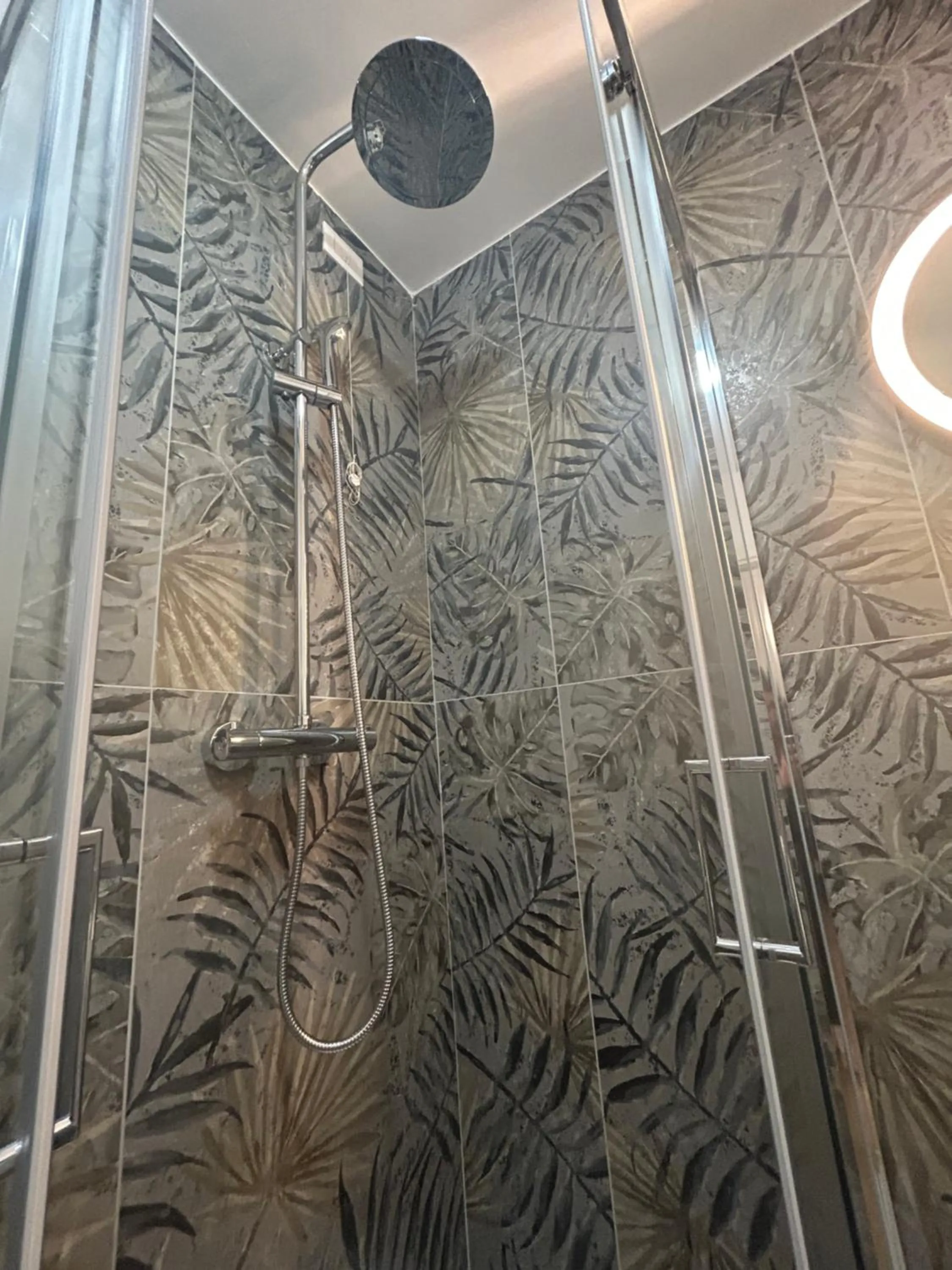 Shower in New York B&B