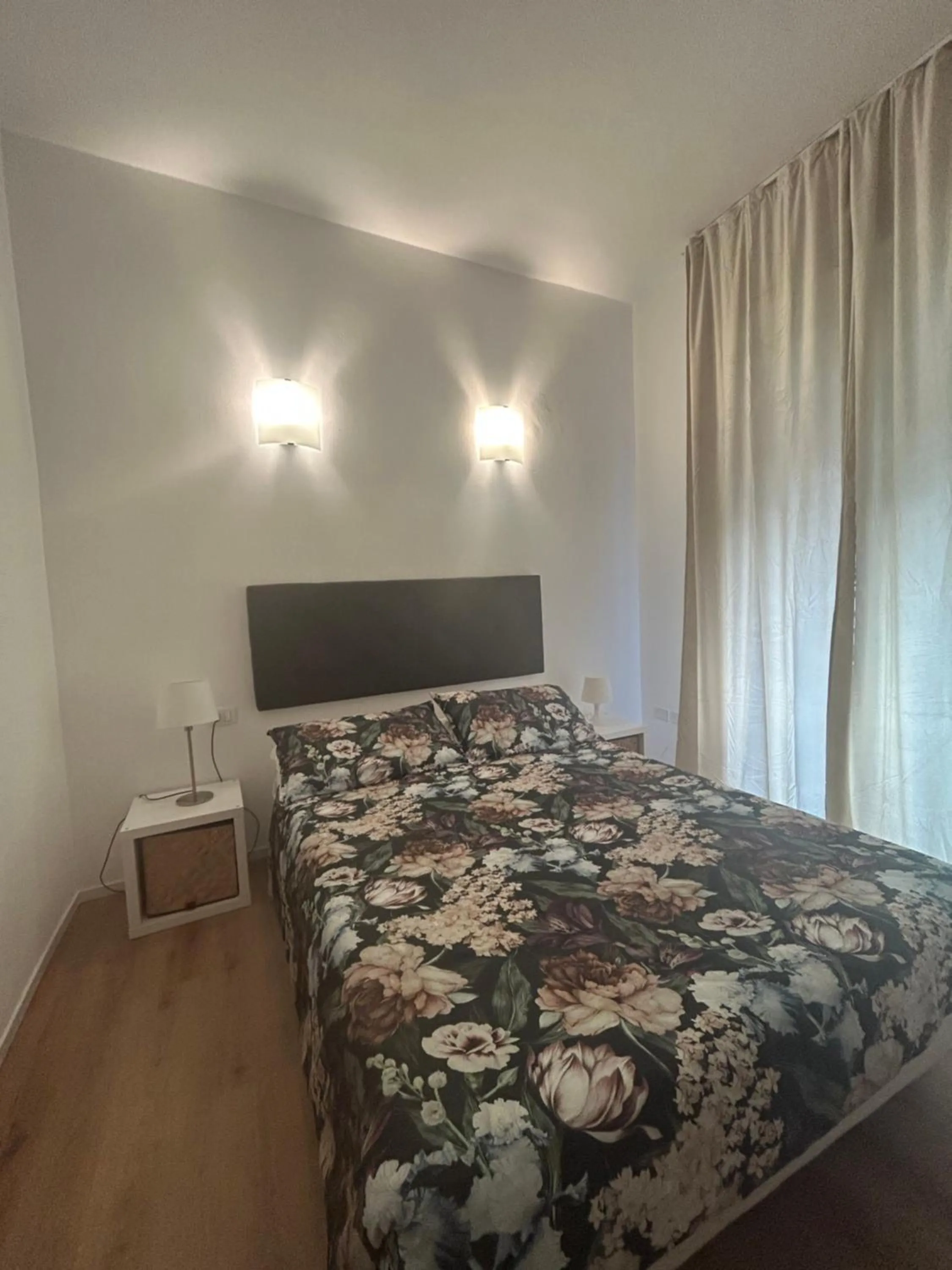 Photo of the whole room, Bed in New York B&B