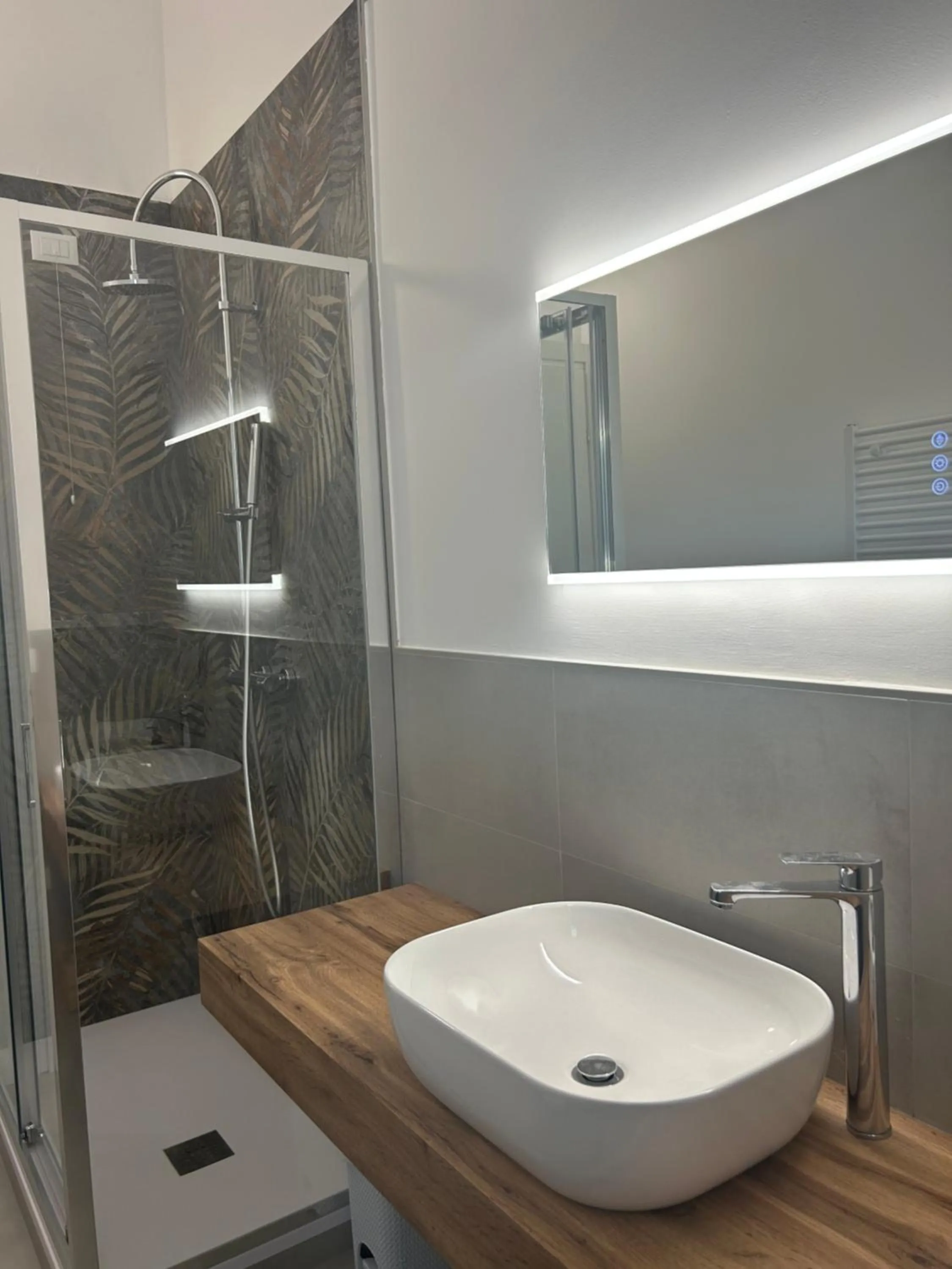 Shower in New York B&B