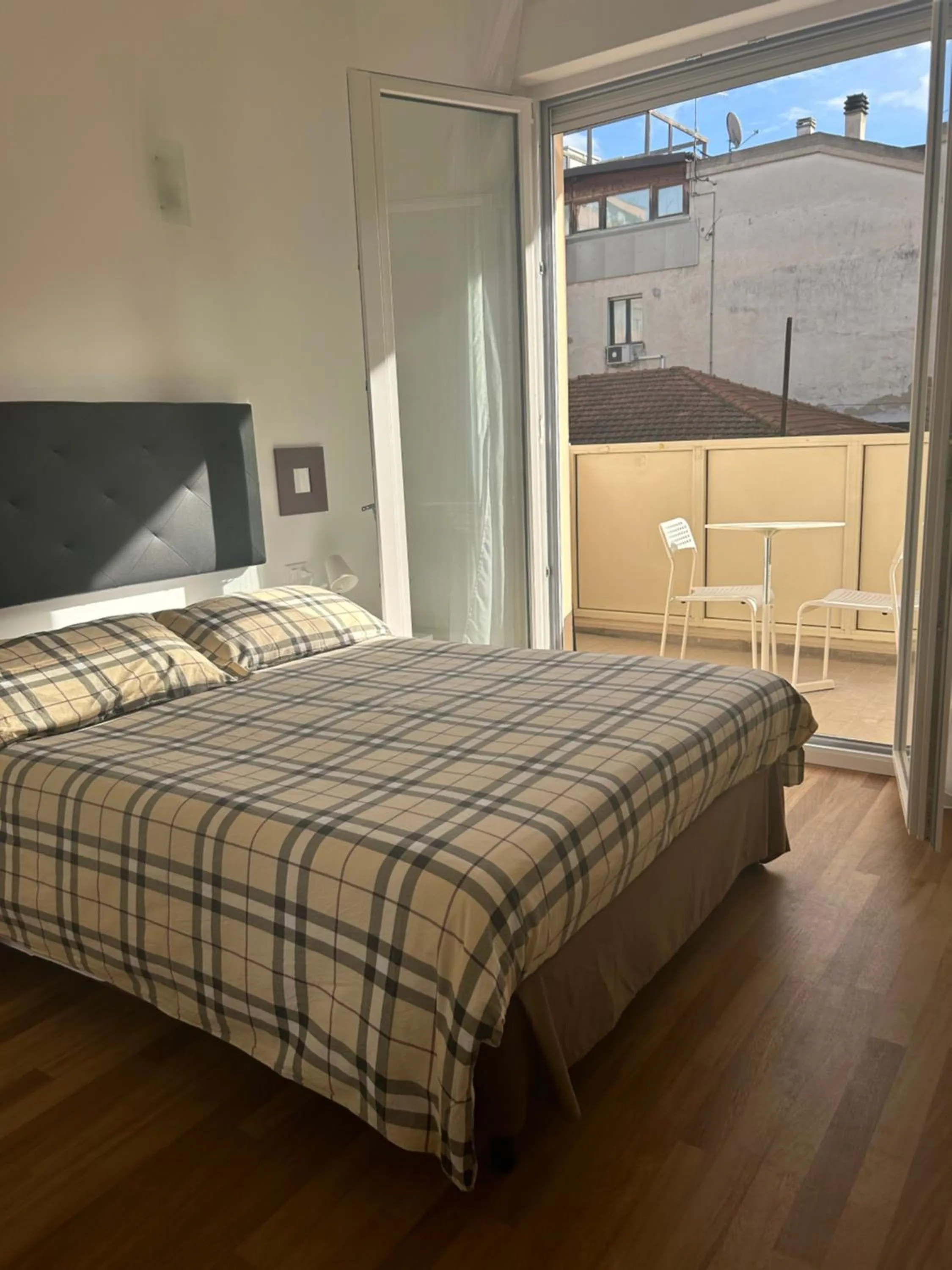 Photo of the whole room, Bed in New York B&B