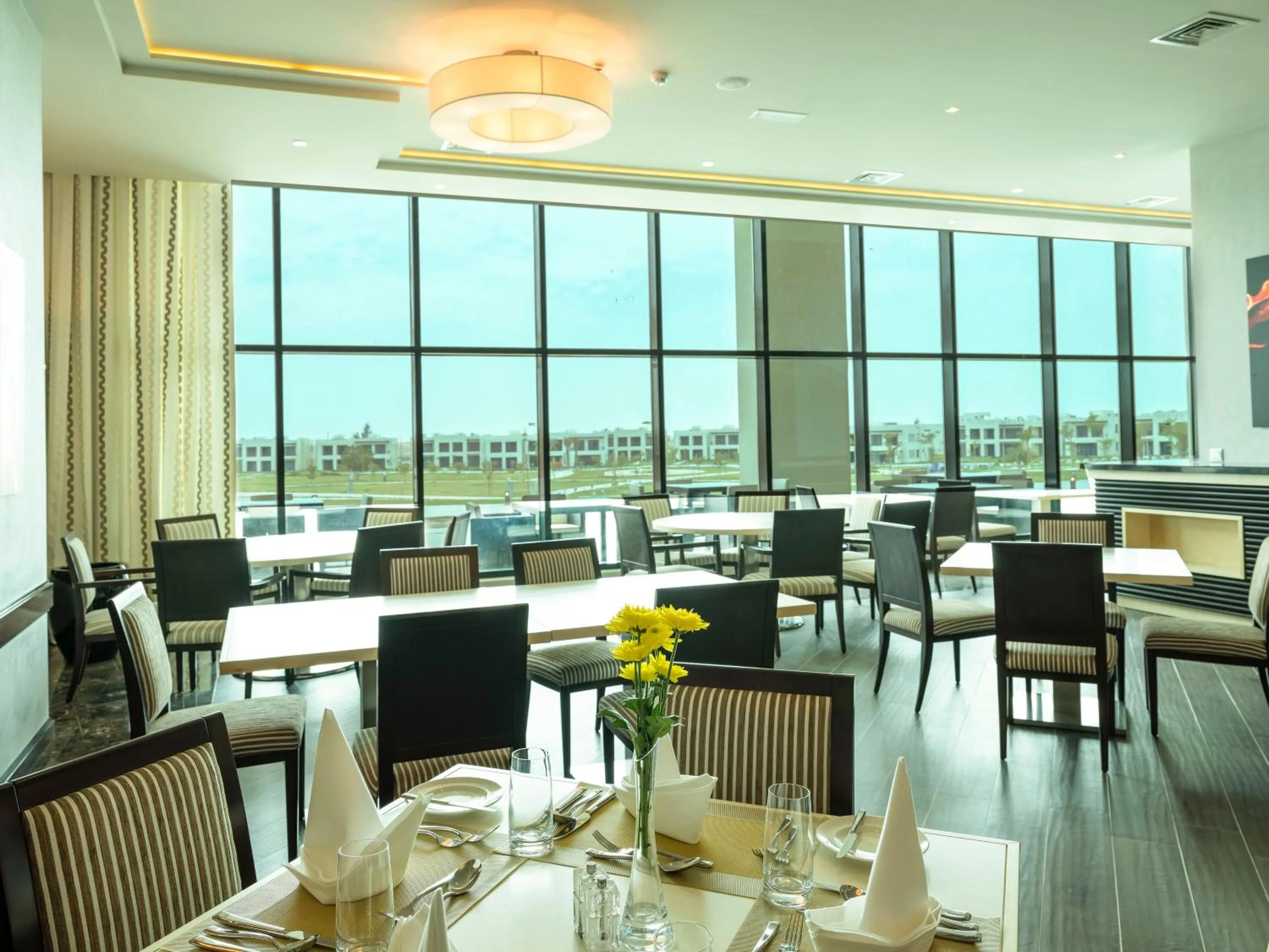 Restaurant/places to eat in Retaj Salwa Resort & Spa