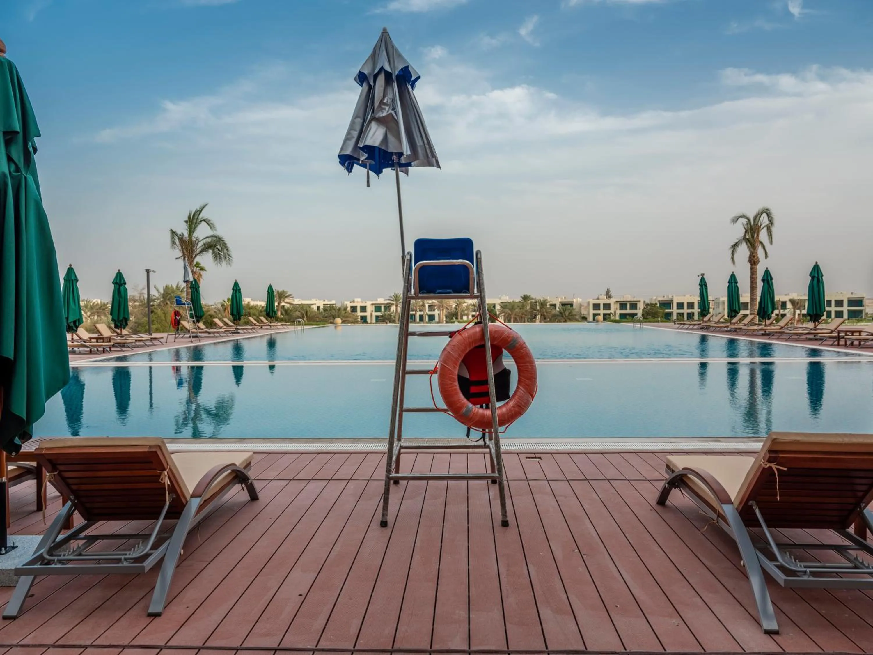 Swimming pool in Retaj Salwa Resort & Spa