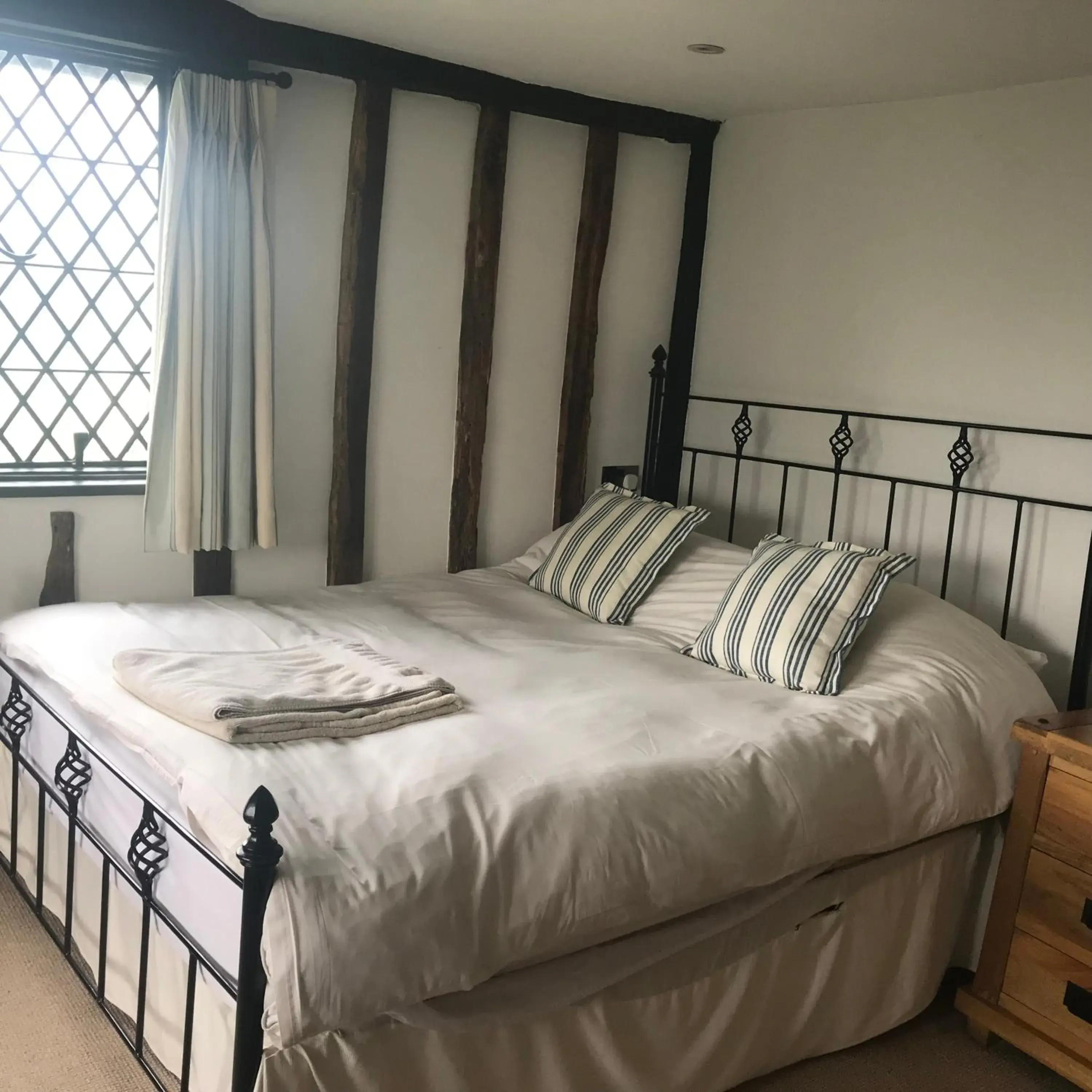 Double Room with Garden View in Hurst Hill Double Room with Garden View in Hurst Hill