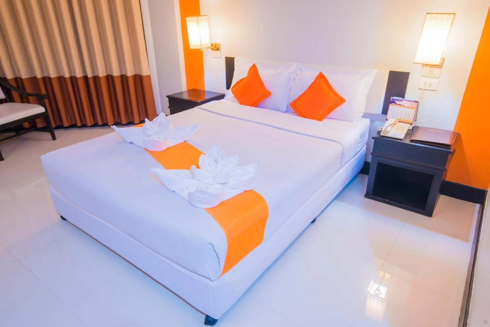 Bathroom, Bed in Asawann Hotel Nongkhai